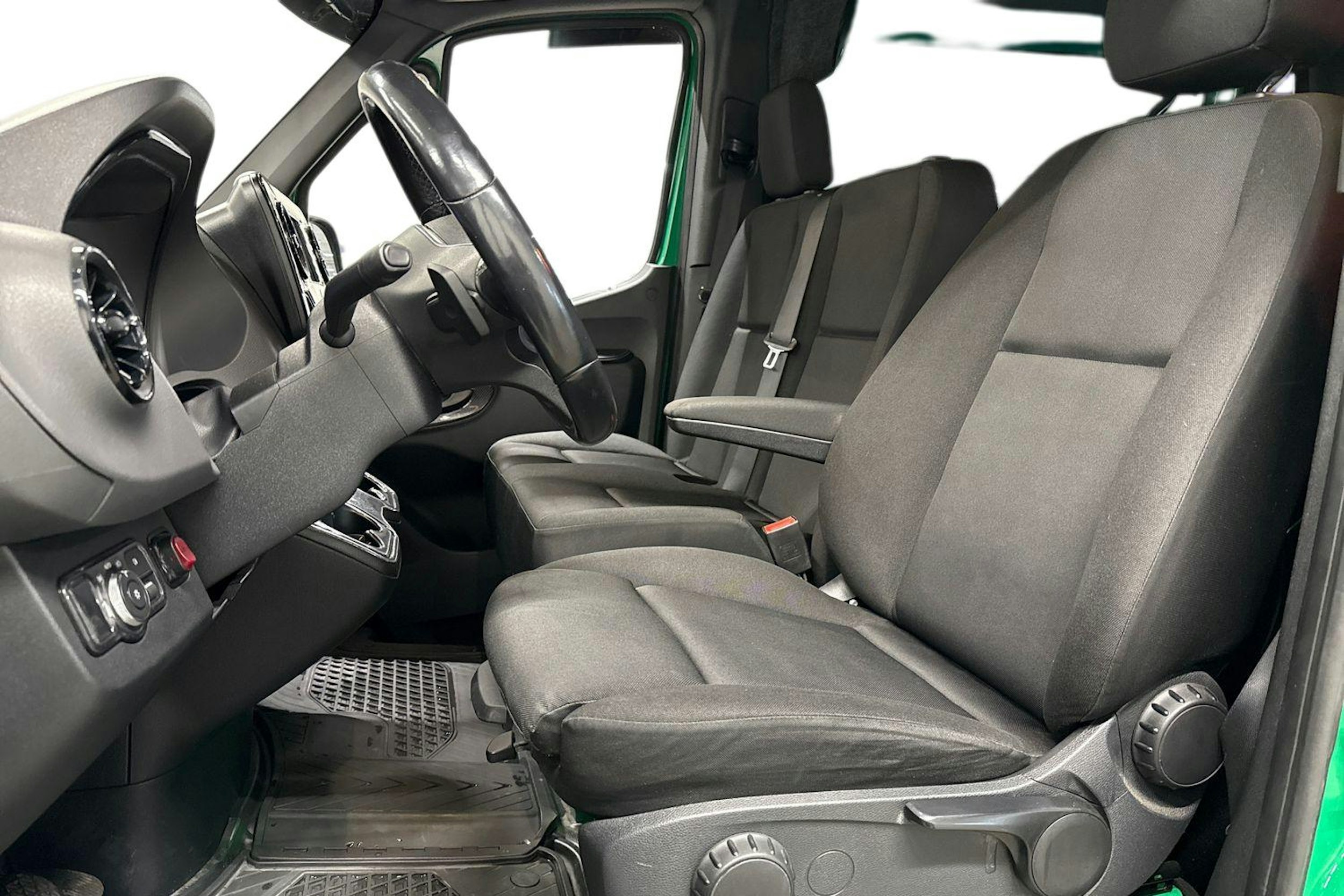 vihreä Mercedes-Benz Sprinter 2019 kuva 6.