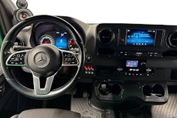 vihreä Mercedes-Benz Sprinter 2019 kuva 7.