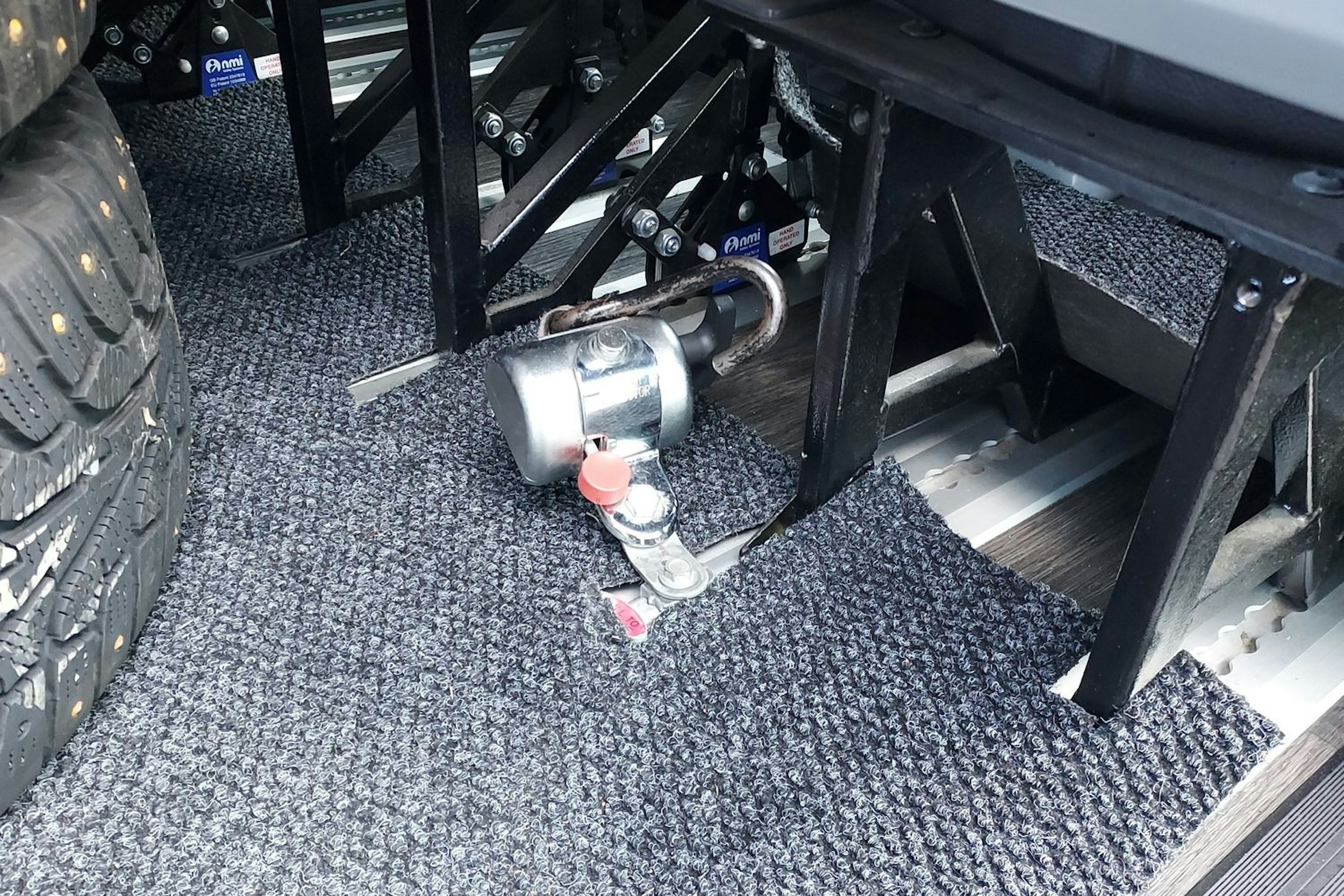 musta Mercedes-Benz Sprinter 2019 kuva 20.