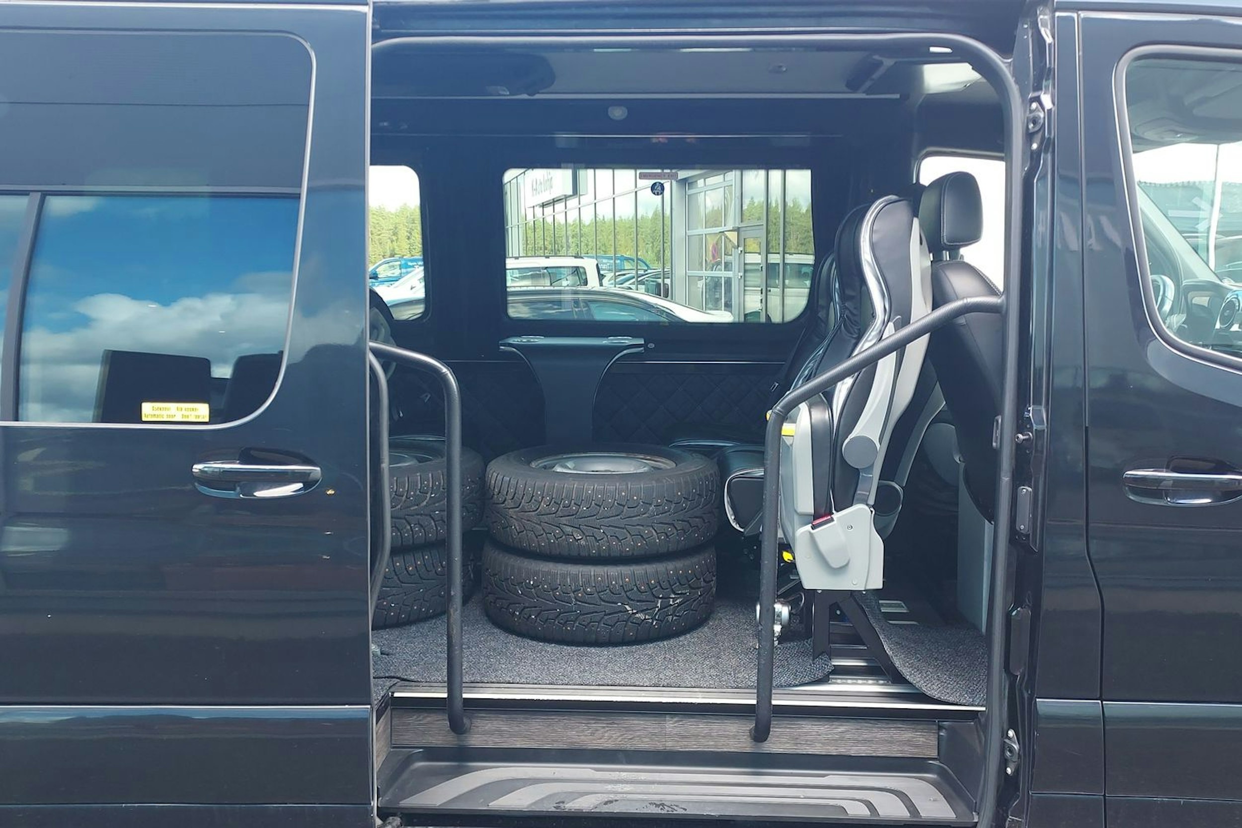 musta Mercedes-Benz Sprinter 2019 kuva 22.