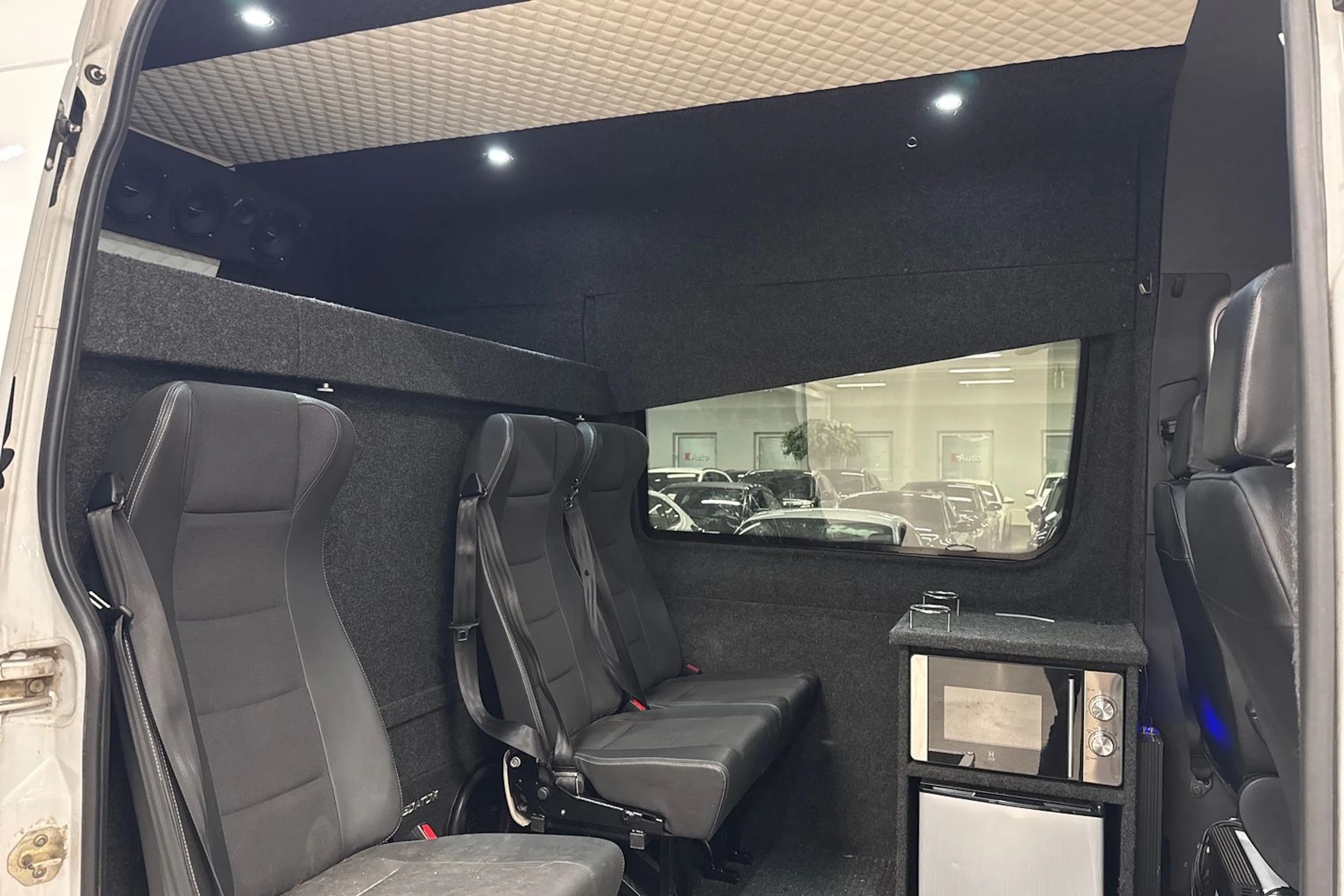 valkoinen Mercedes-Benz Sprinter 2019 kuva 5.