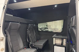 valkoinen Mercedes-Benz Sprinter 2019 kuva 5.