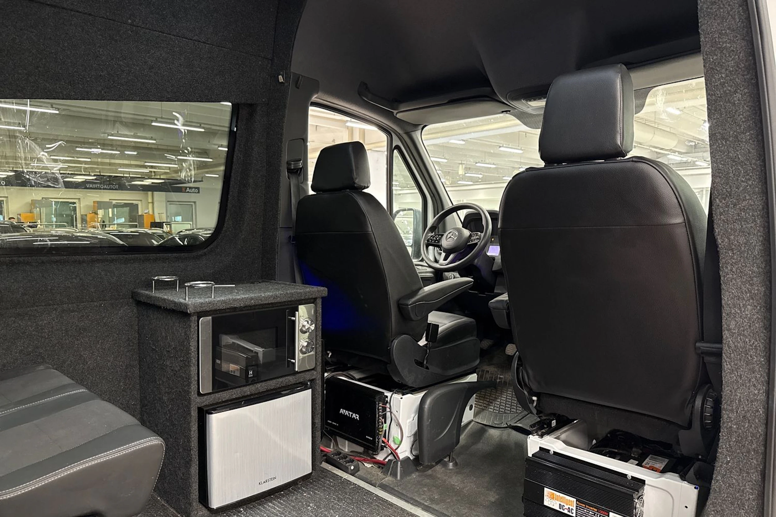 valkoinen Mercedes-Benz Sprinter 2019 kuva 6.