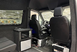 valkoinen Mercedes-Benz Sprinter 2019 kuva 6.
