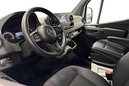 valkoinen Mercedes-Benz Sprinter 2019 kuva 8.