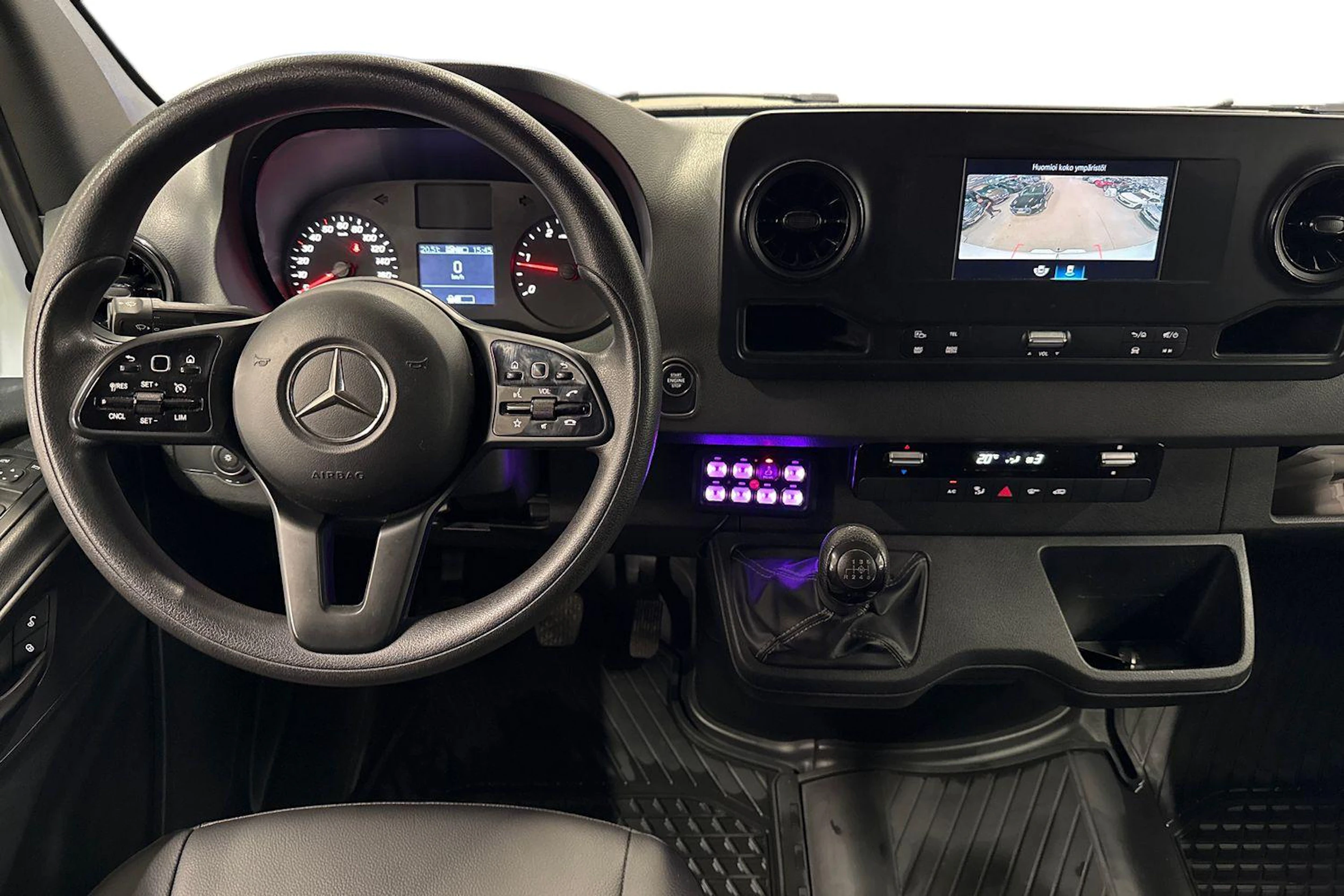 valkoinen Mercedes-Benz Sprinter 2019 kuva 9.