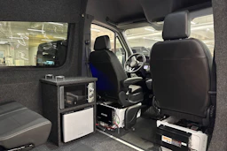 valkoinen Mercedes-Benz Sprinter 2019 kuva 15.