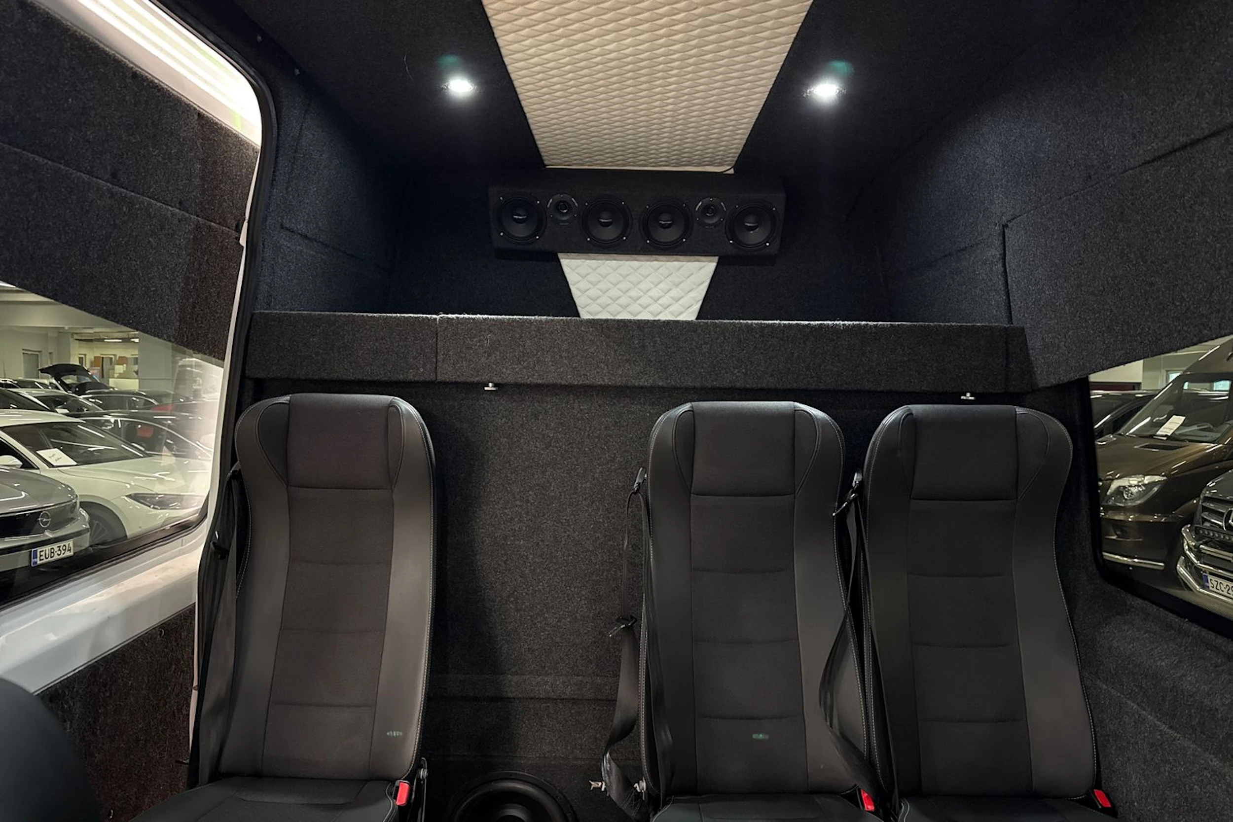 valkoinen Mercedes-Benz Sprinter 2019 kuva 18.
