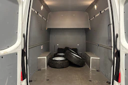 valkoinen Mercedes-Benz Sprinter 2019 kuva 20.