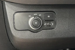 valkoinen Mercedes-Benz Sprinter 2019 kuva 23.