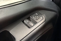valkoinen Mercedes-Benz Sprinter 2019 kuva 24.