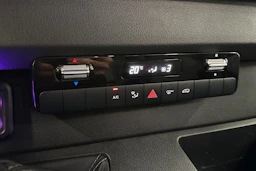 valkoinen Mercedes-Benz Sprinter 2019 kuva 25.