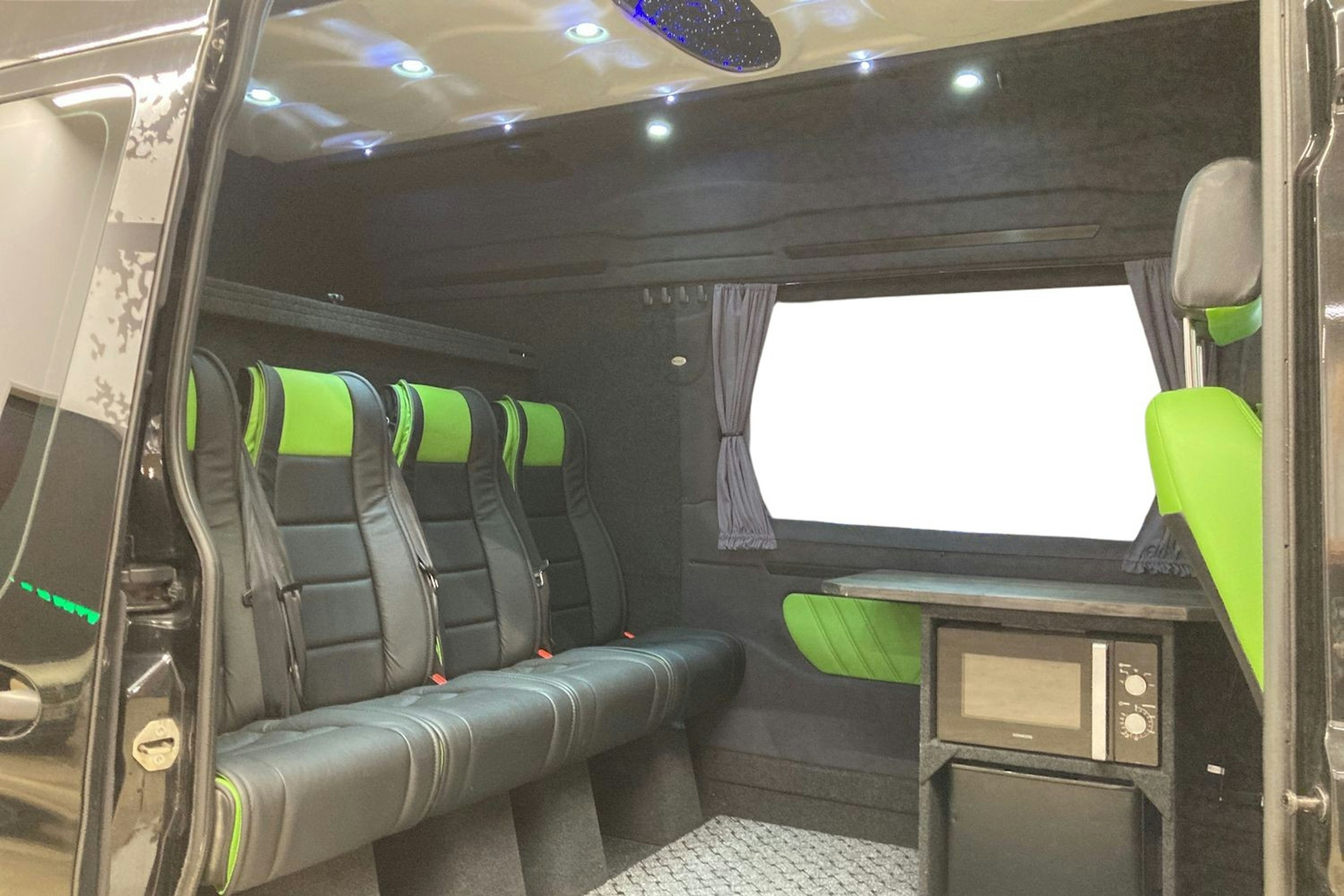 musta Mercedes-Benz Sprinter 2019 kuva 10.