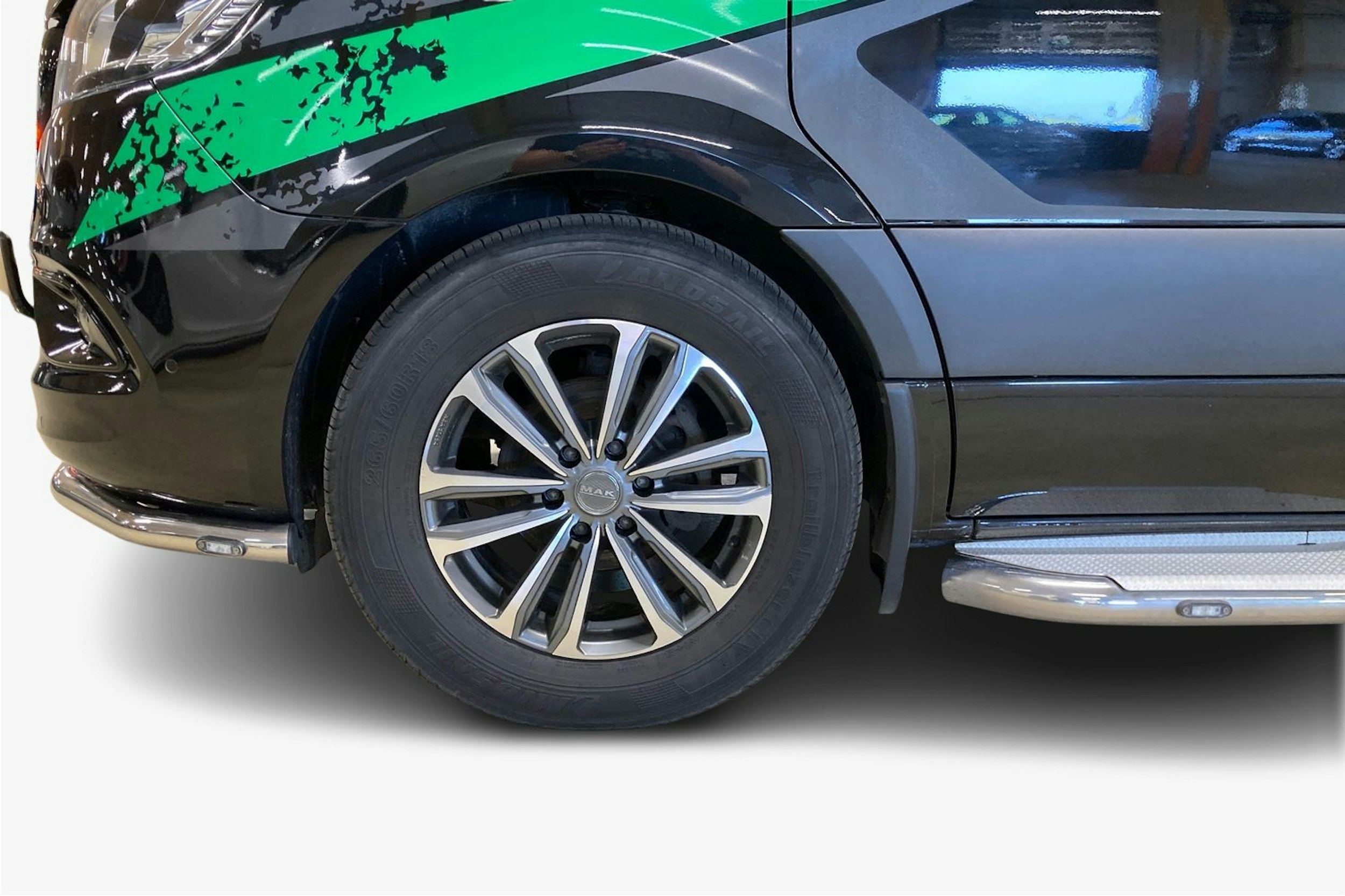 musta Mercedes-Benz Sprinter 2019 kuva 11.