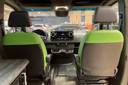 musta Mercedes-Benz Sprinter 2019 kuva 13.