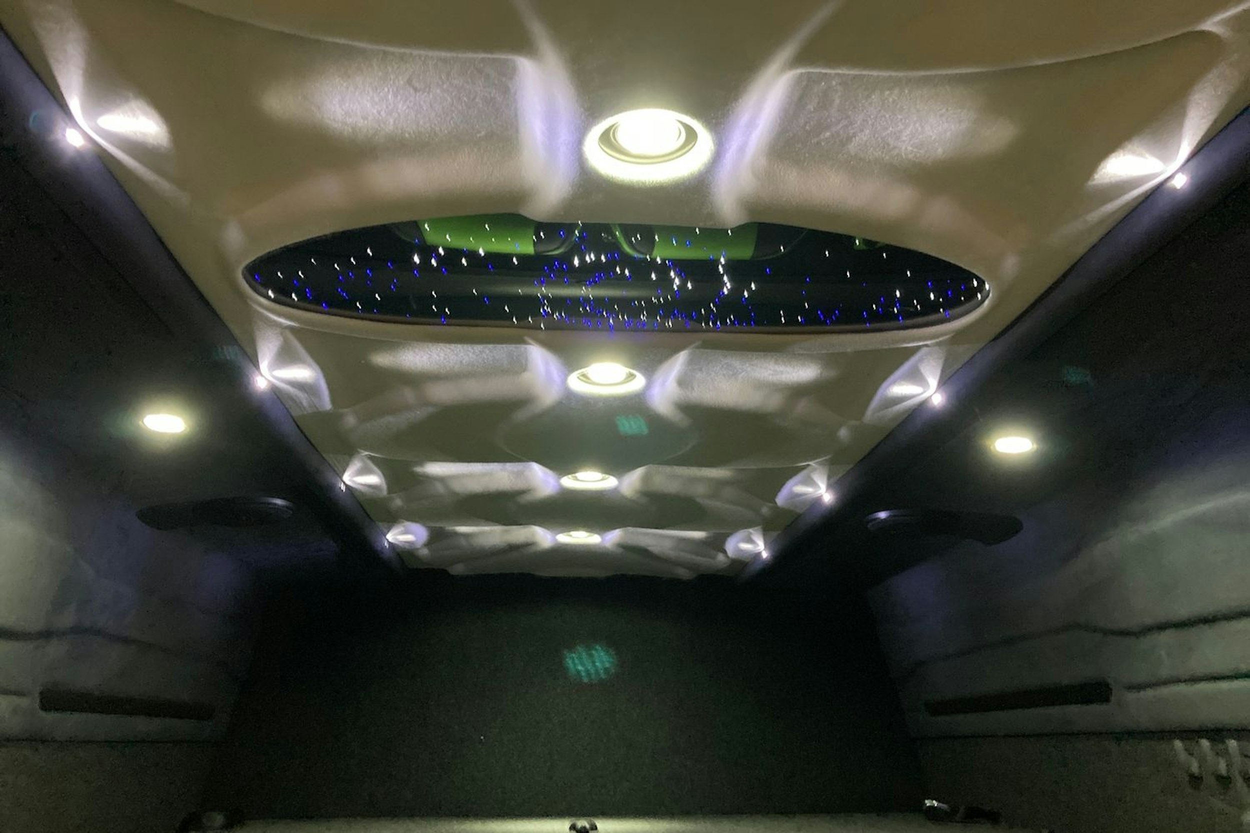 musta Mercedes-Benz Sprinter 2019 kuva 16.