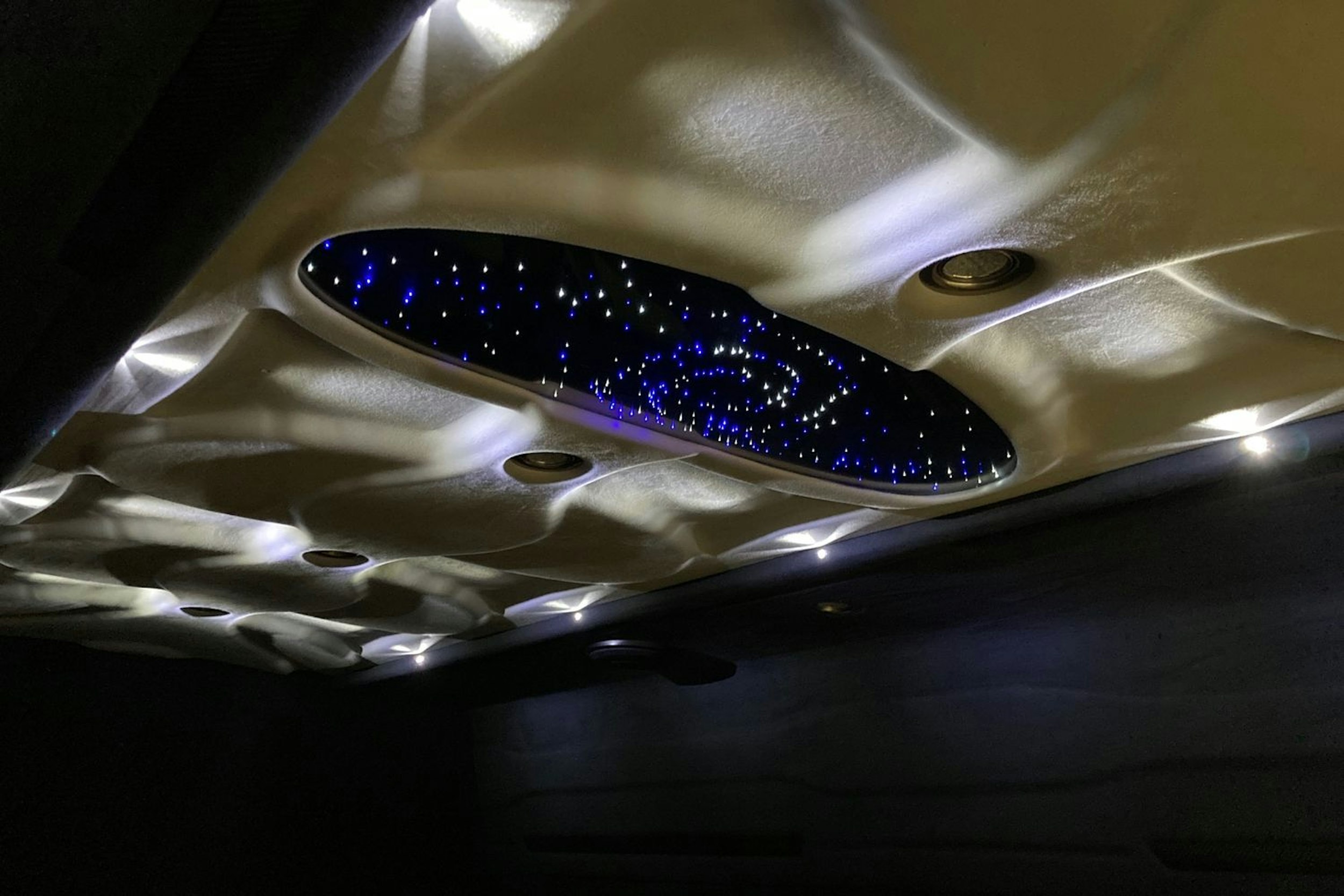 musta Mercedes-Benz Sprinter 2019 kuva 17.