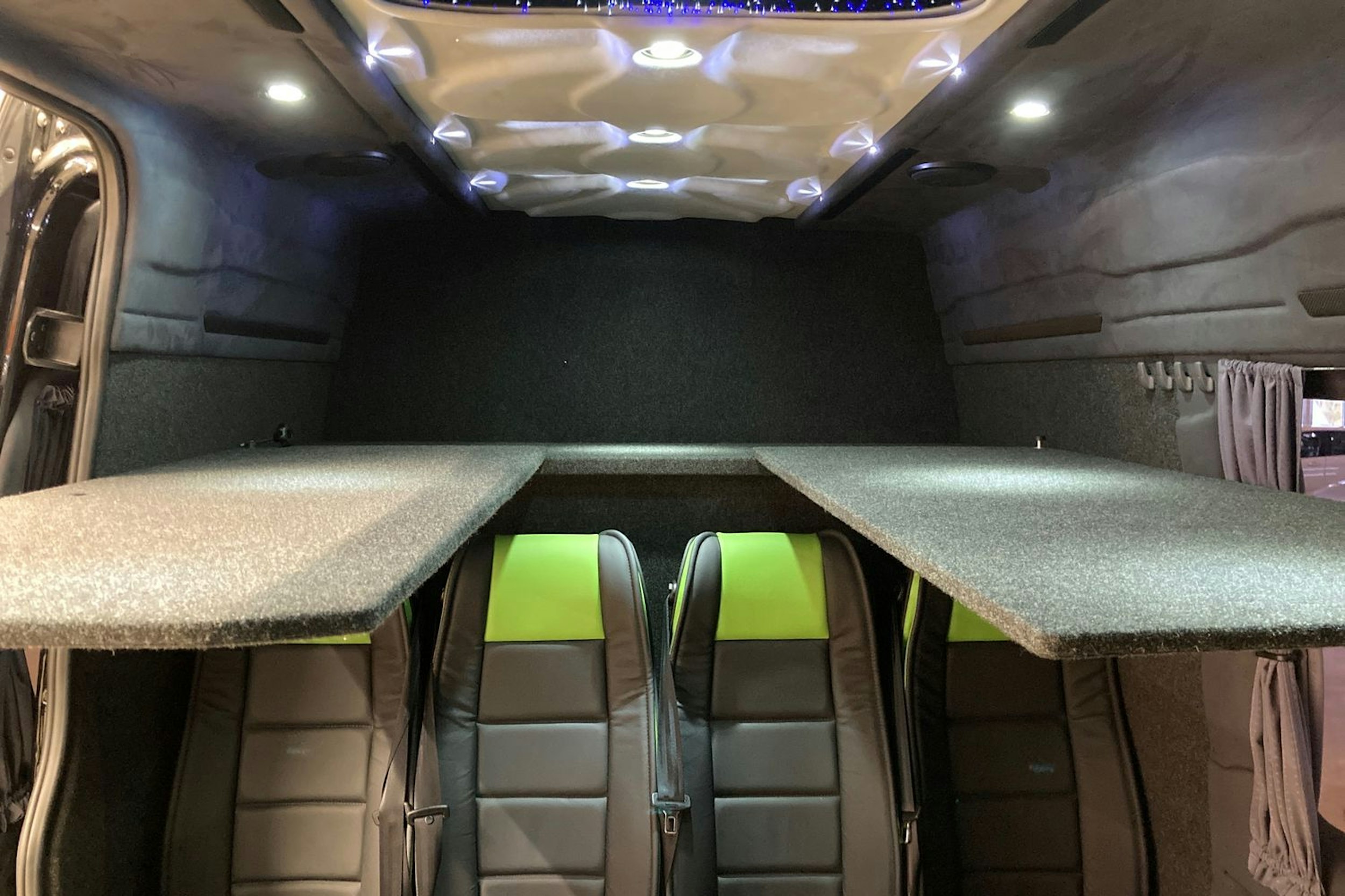 musta Mercedes-Benz Sprinter 2019 kuva 21.