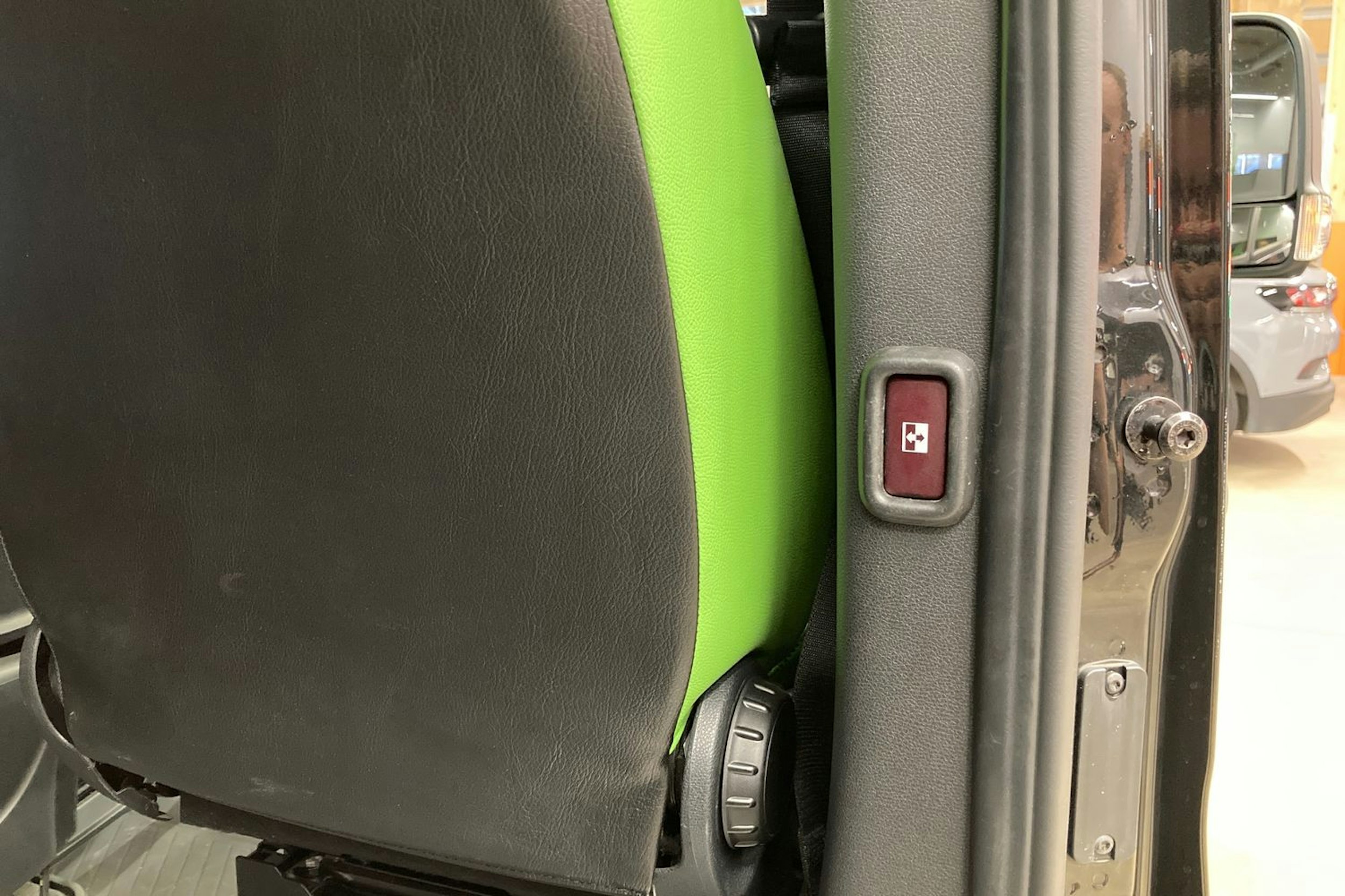 musta Mercedes-Benz Sprinter 2019 kuva 24.