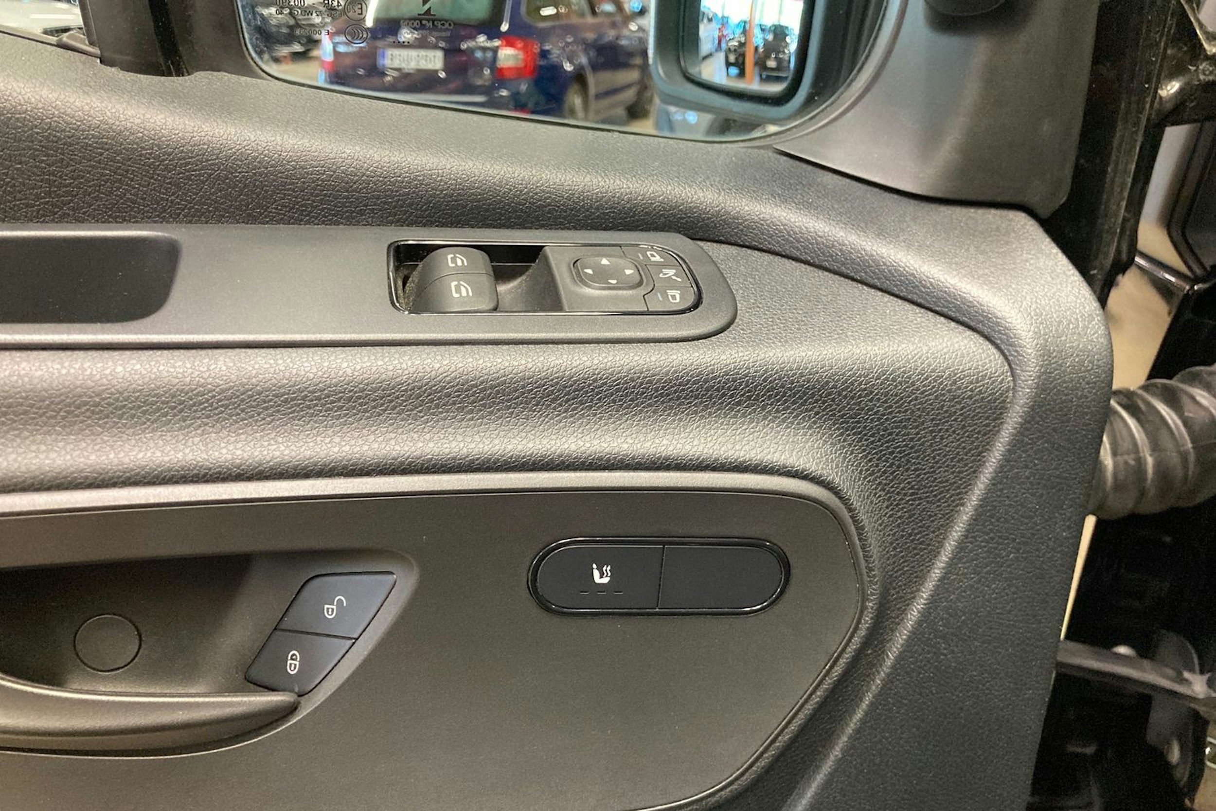 musta Mercedes-Benz Sprinter 2019 kuva 26.