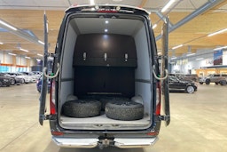 musta Mercedes-Benz Sprinter 2019 kuva 40.