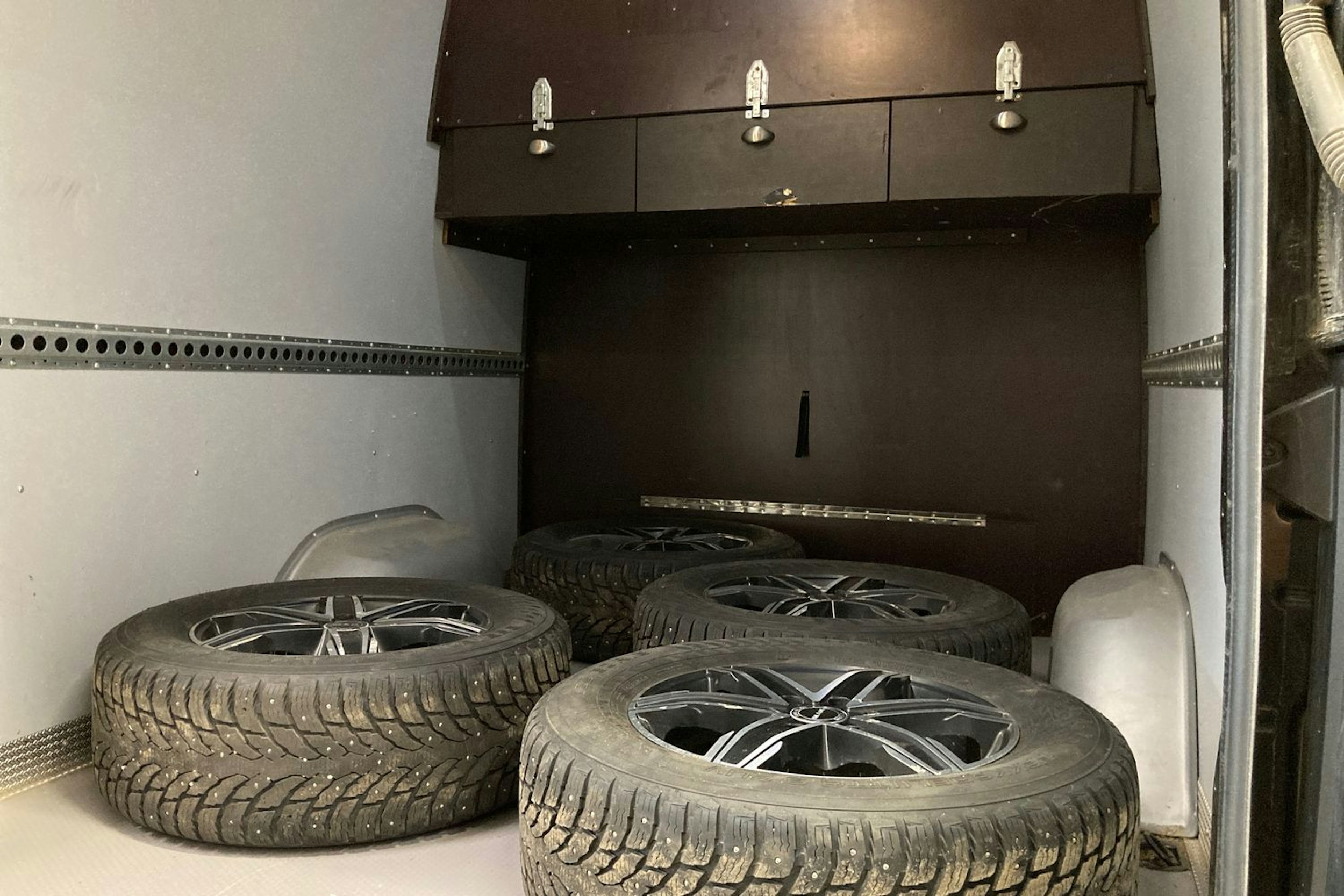 musta Mercedes-Benz Sprinter 2019 kuva 41.