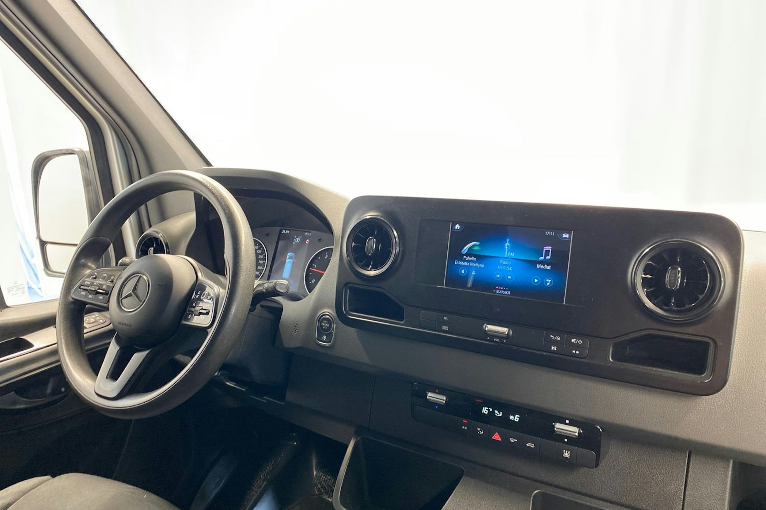 harmaa Mercedes-Benz Sprinter 2019 kuva 13.
