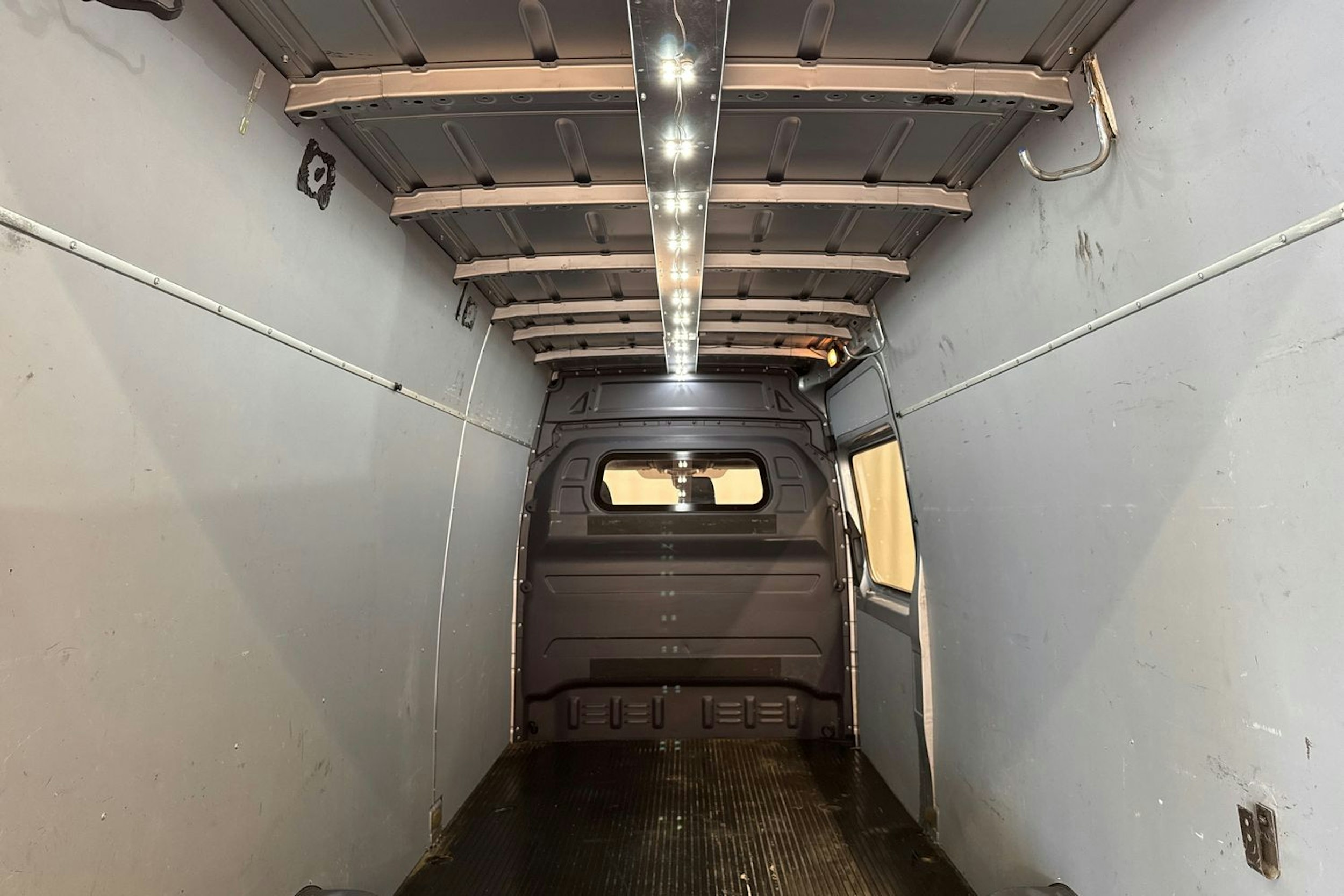 harmaa Mercedes-Benz Sprinter 2019 kuva 28.