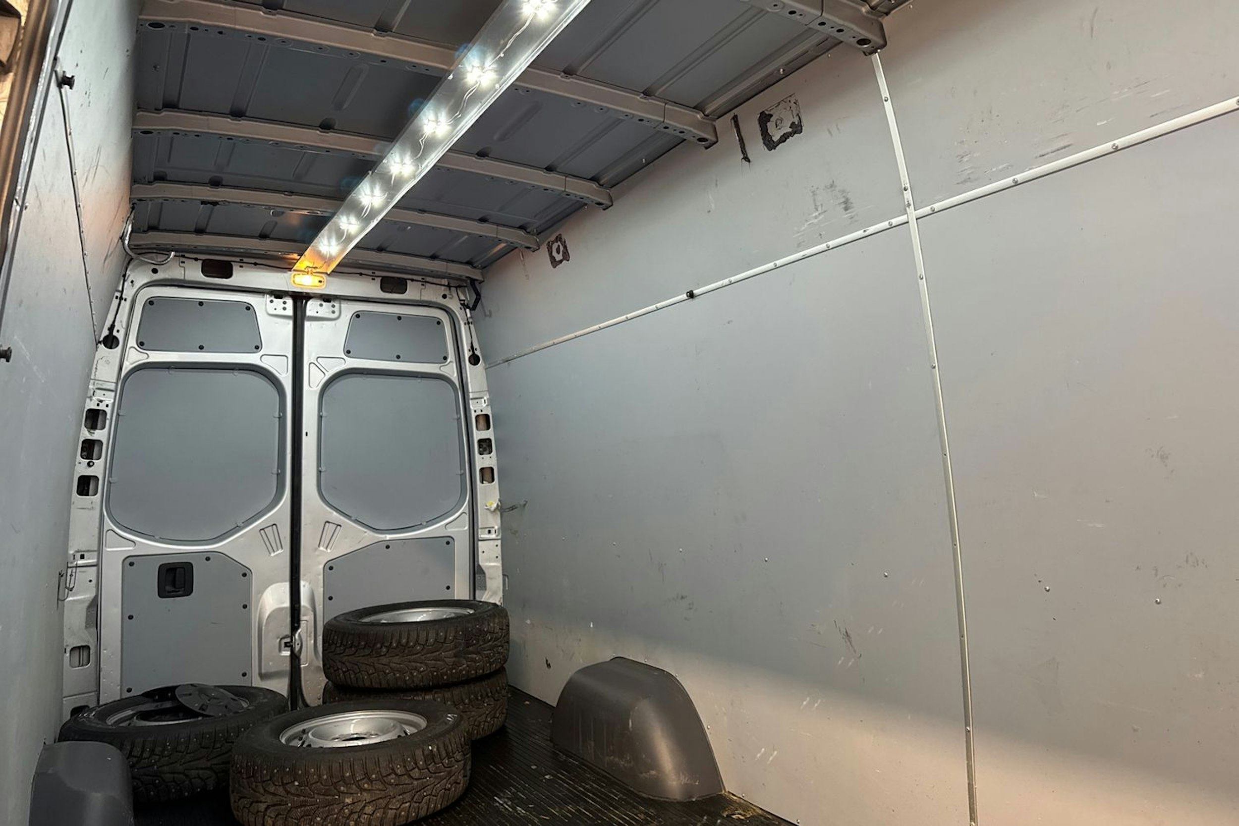 harmaa Mercedes-Benz Sprinter 2019 kuva 29.