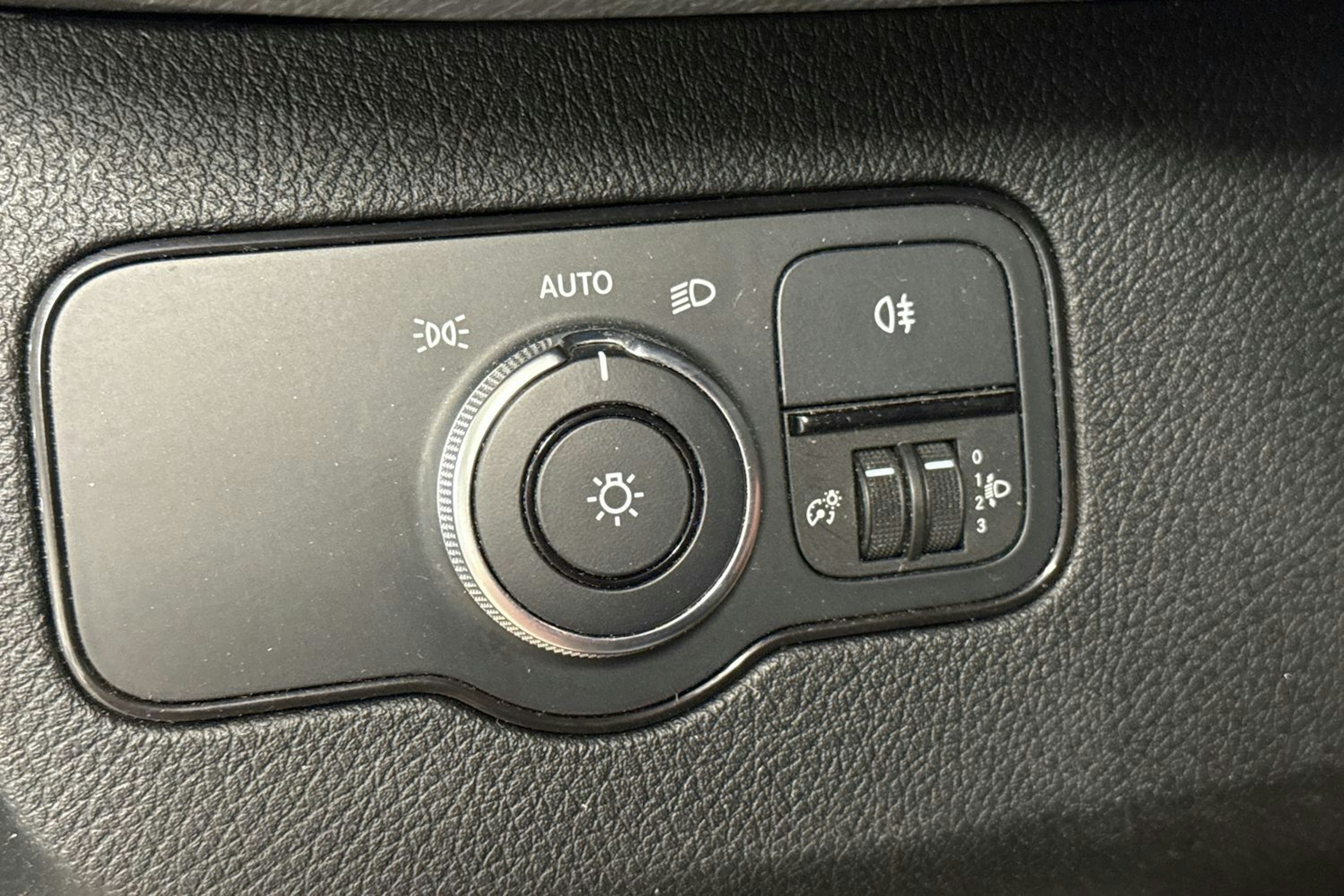 Valkoinen Mercedes-Benz SPRINTER 2019 kuva 24.