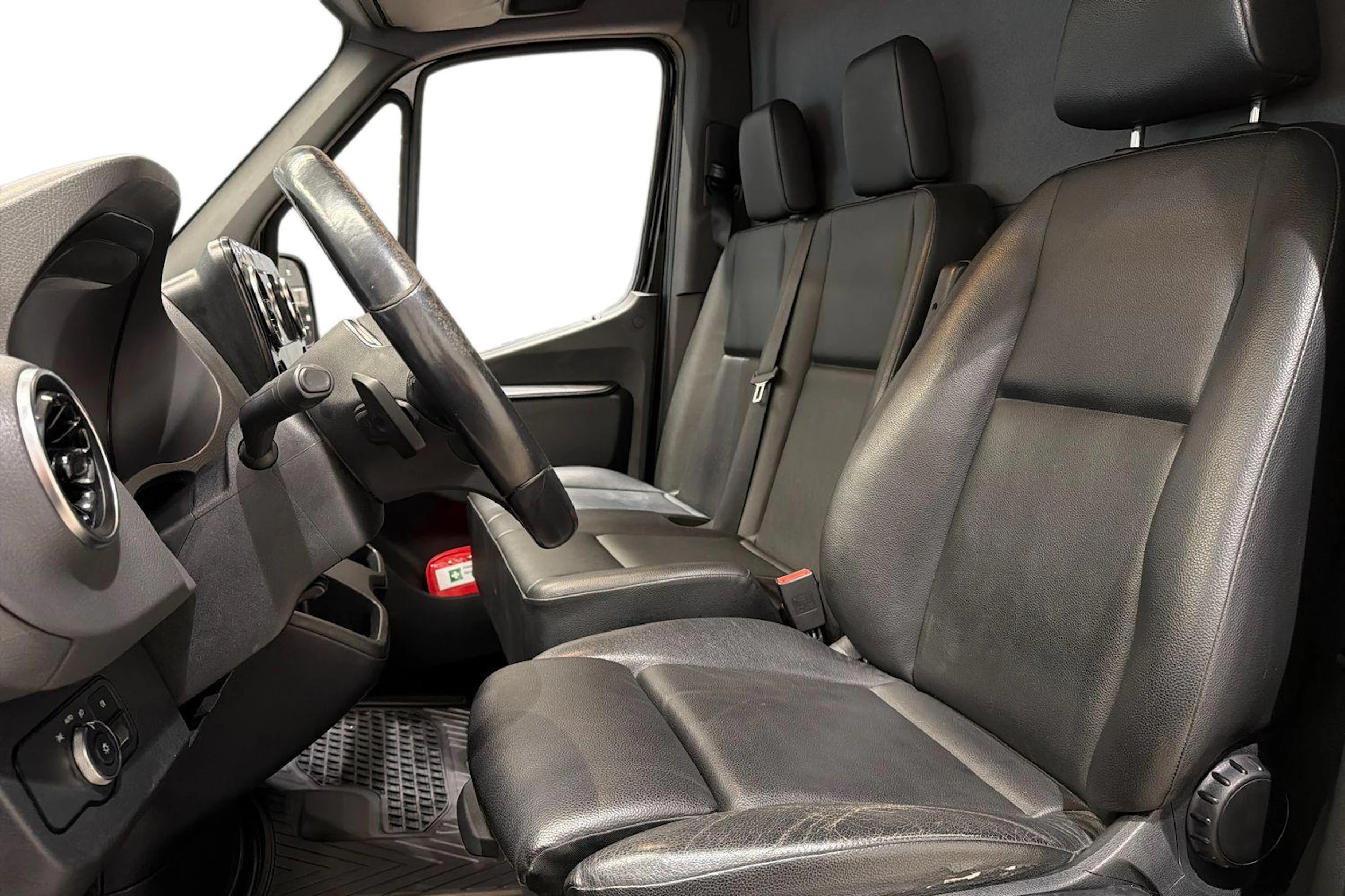 Musta Mercedes-Benz SPRINTER 2019 kuva 11.