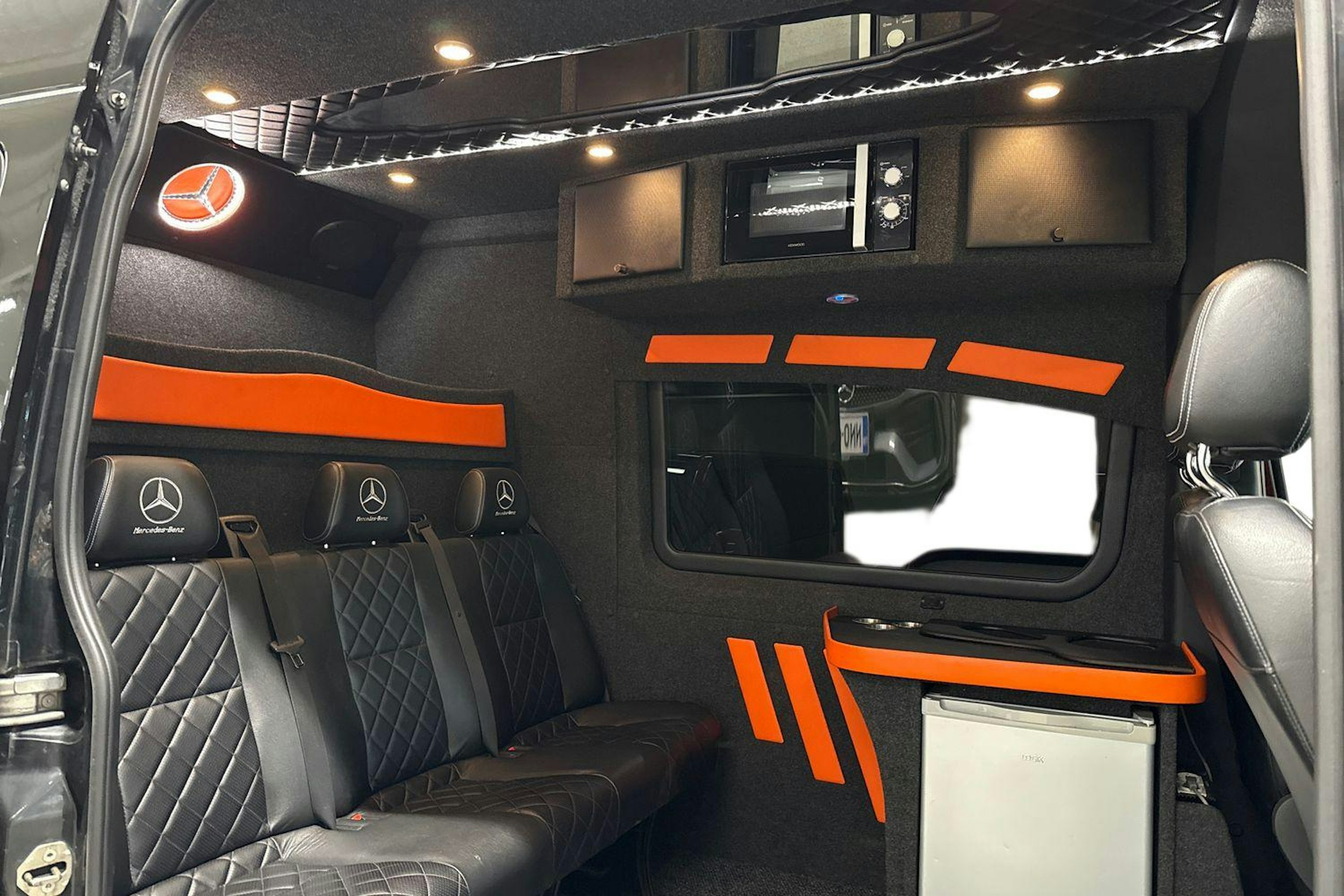 musta Mercedes-Benz Sprinter 2019 kuva 3.