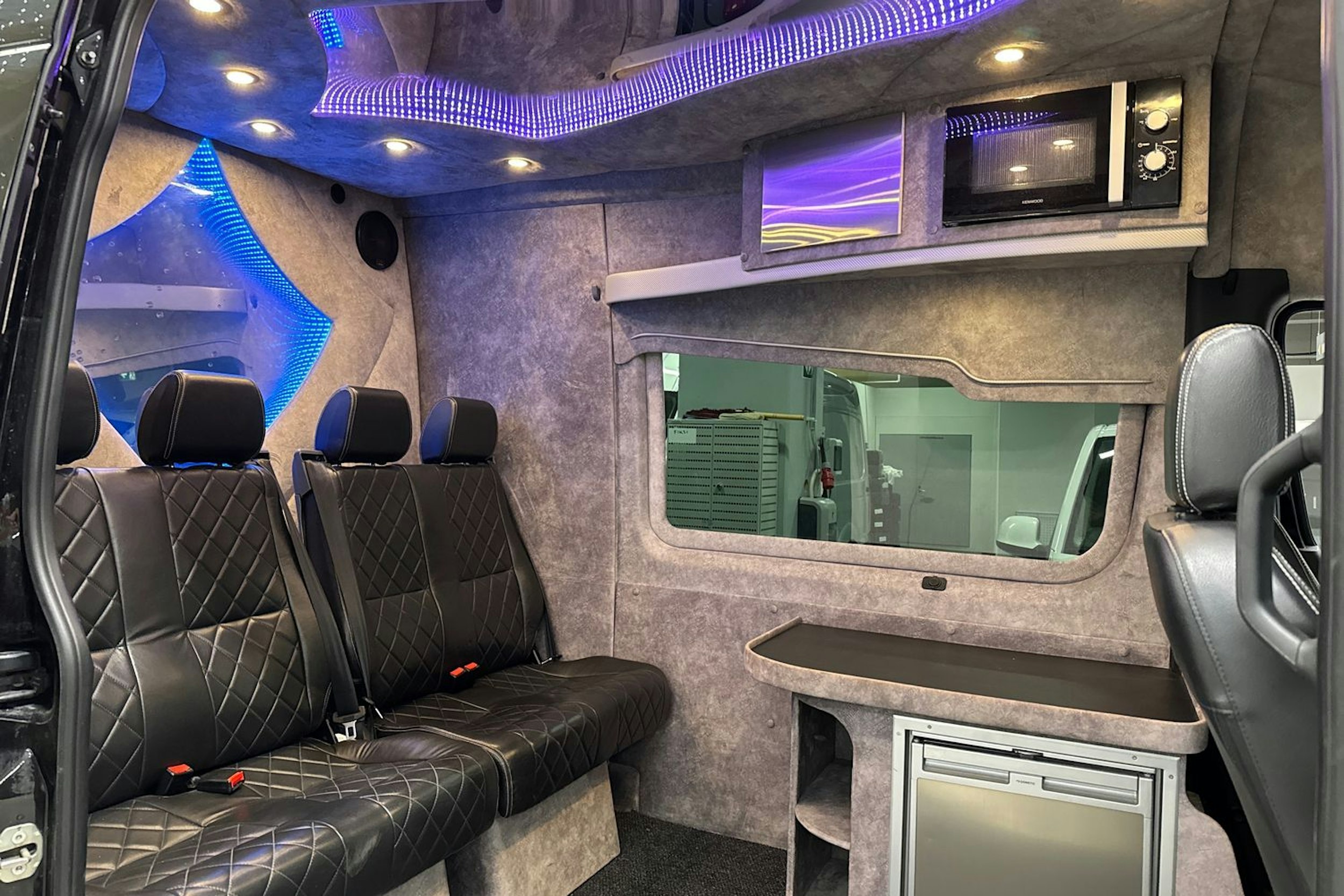 musta Mercedes-Benz Sprinter 2019 kuva 3.