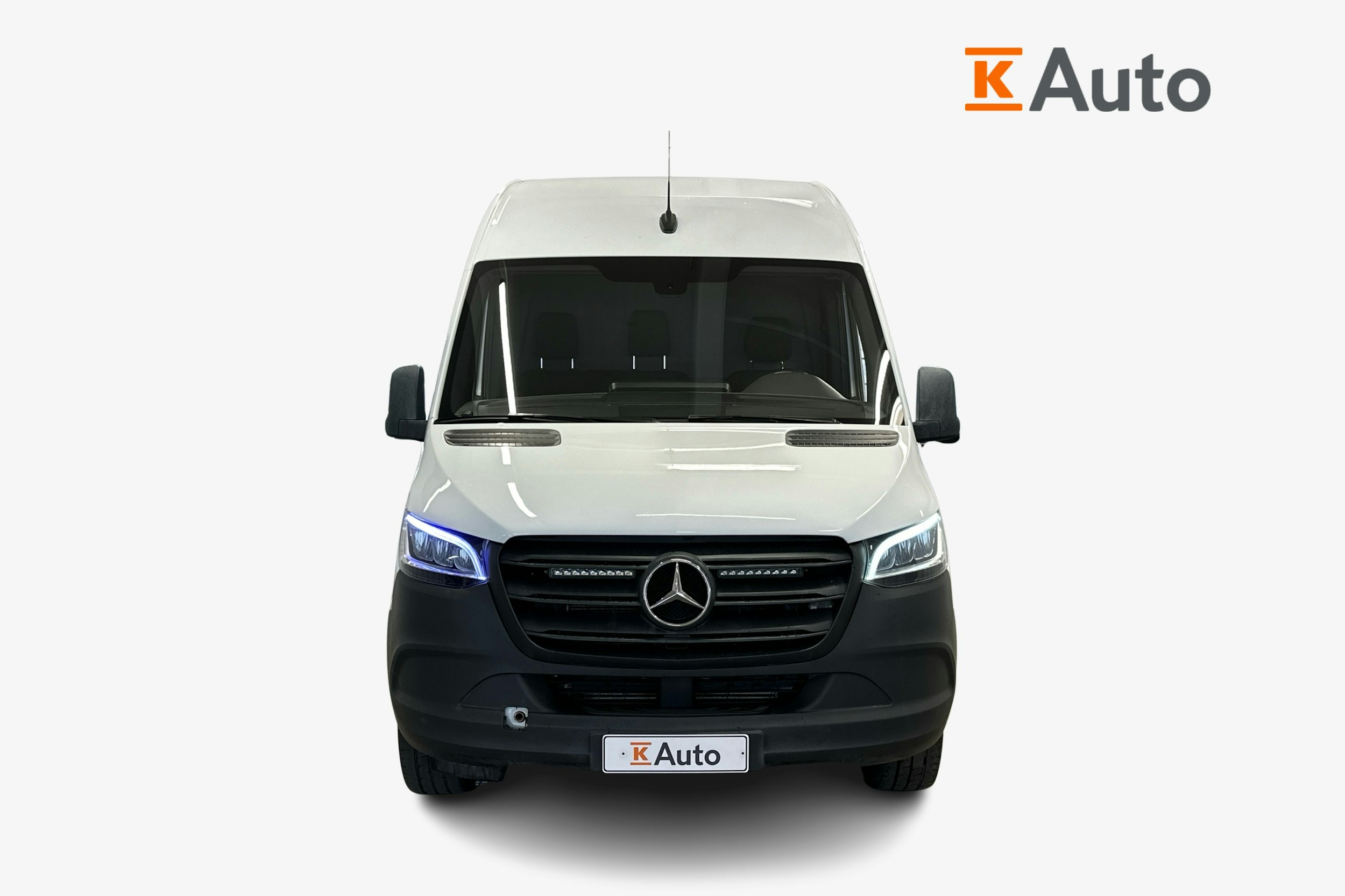 valkoinen Mercedes-Benz Sprinter 2020 kuva 4.