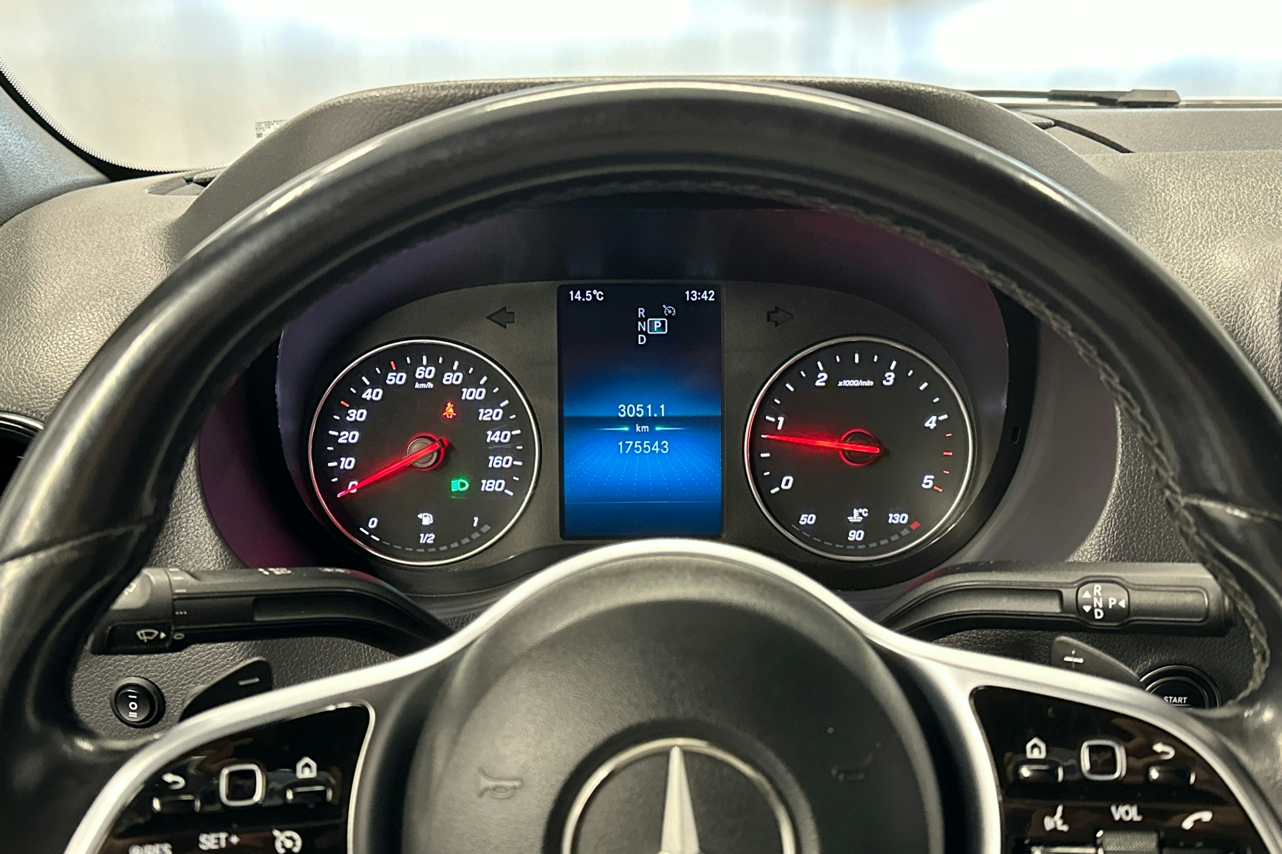 valkoinen Mercedes-Benz Sprinter 2020 kuva 10.