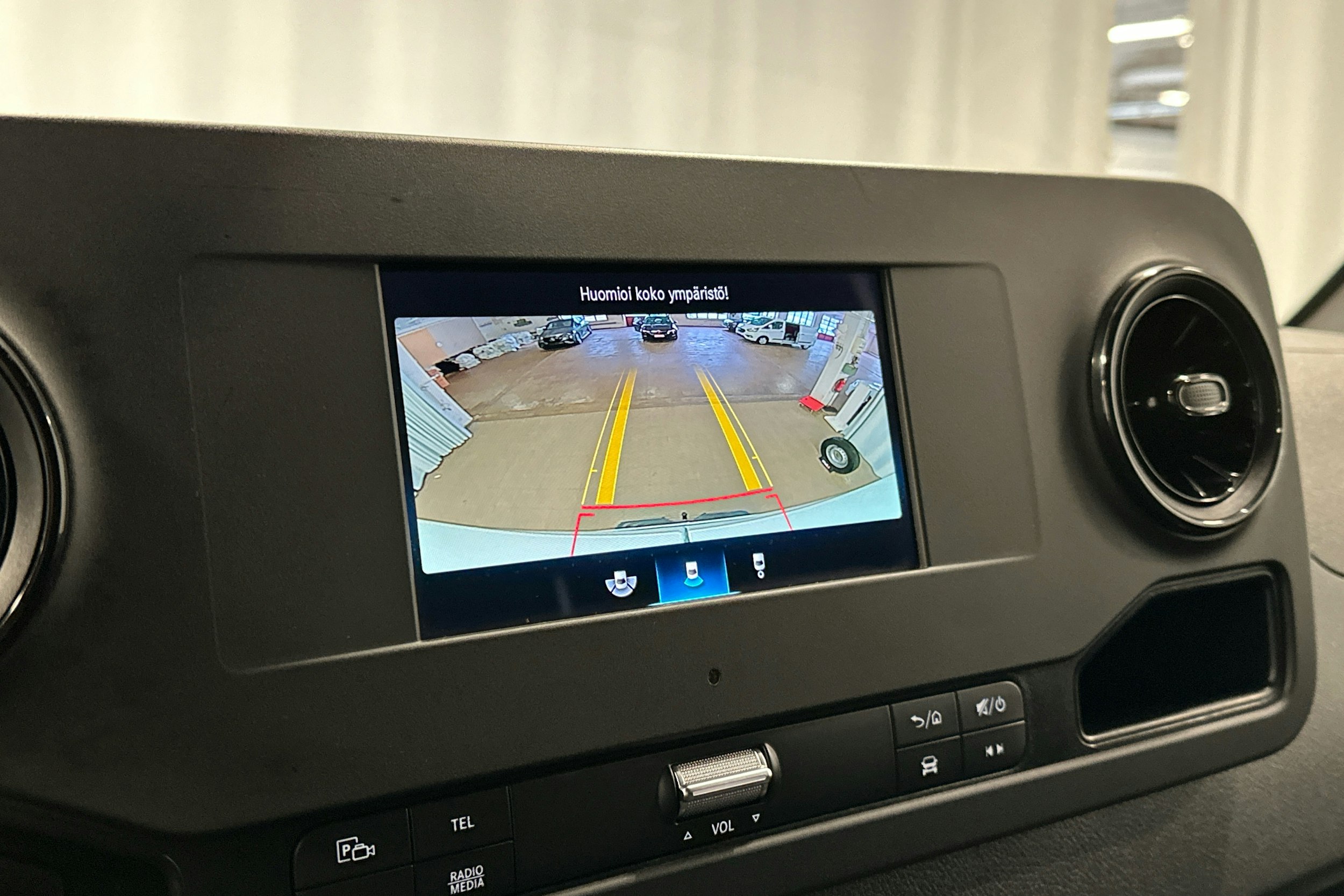valkoinen Mercedes-Benz Sprinter 2020 kuva 11.