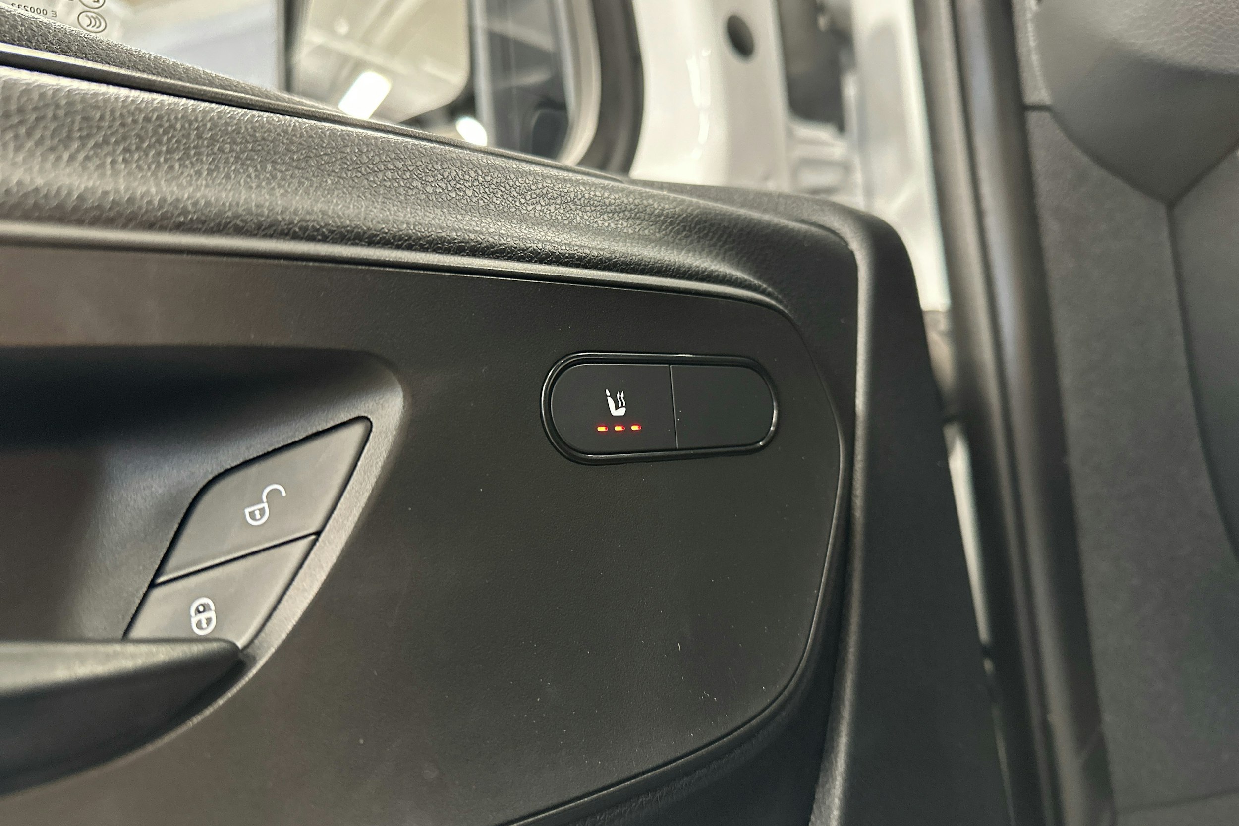 valkoinen Mercedes-Benz Sprinter 2020 kuva 15.
