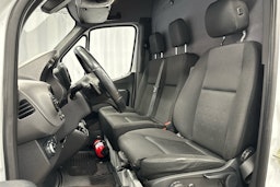 valkoinen Mercedes-Benz Sprinter 2020 kuva 16.
