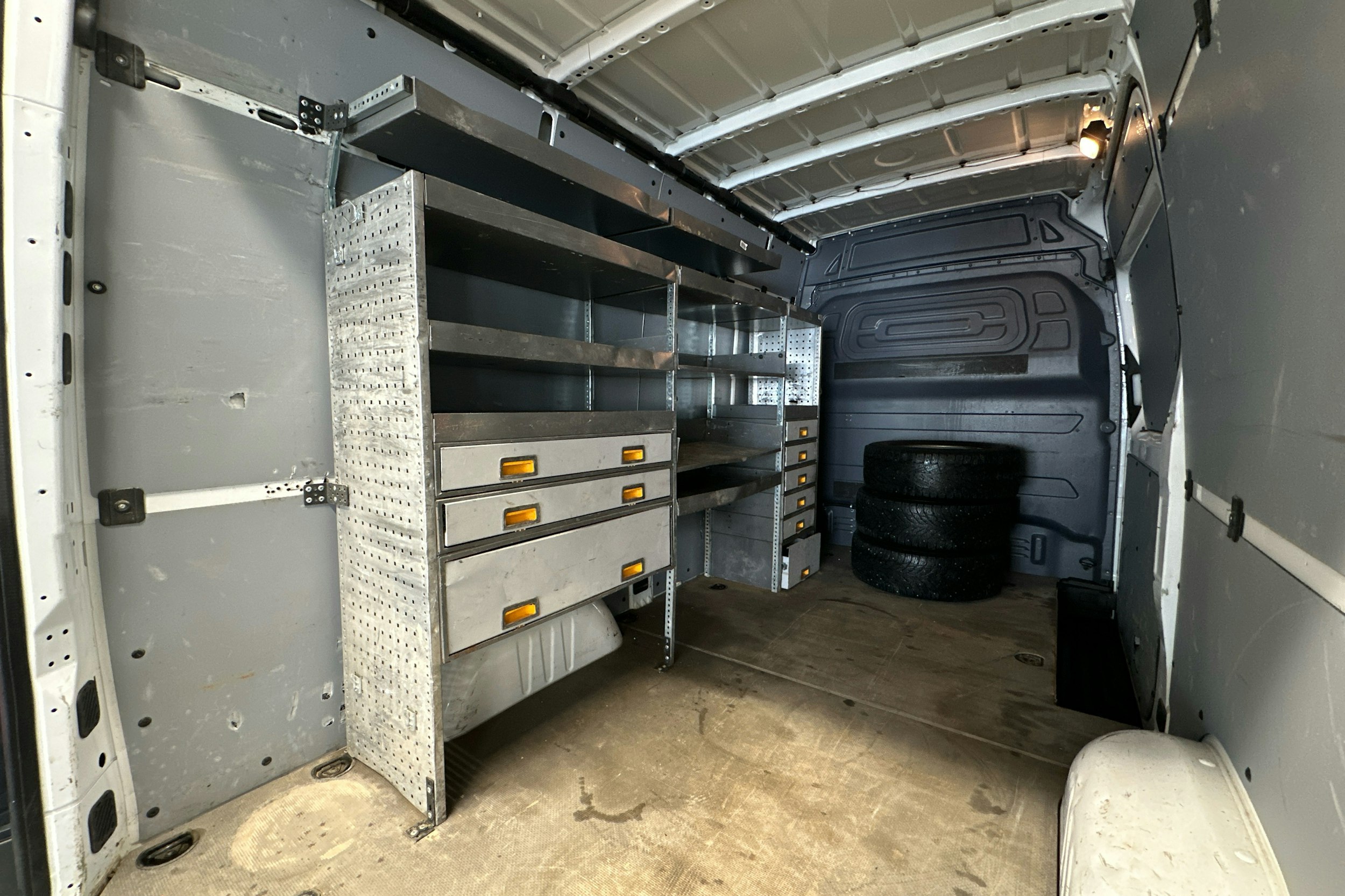 valkoinen Mercedes-Benz Sprinter 2020 kuva 18.