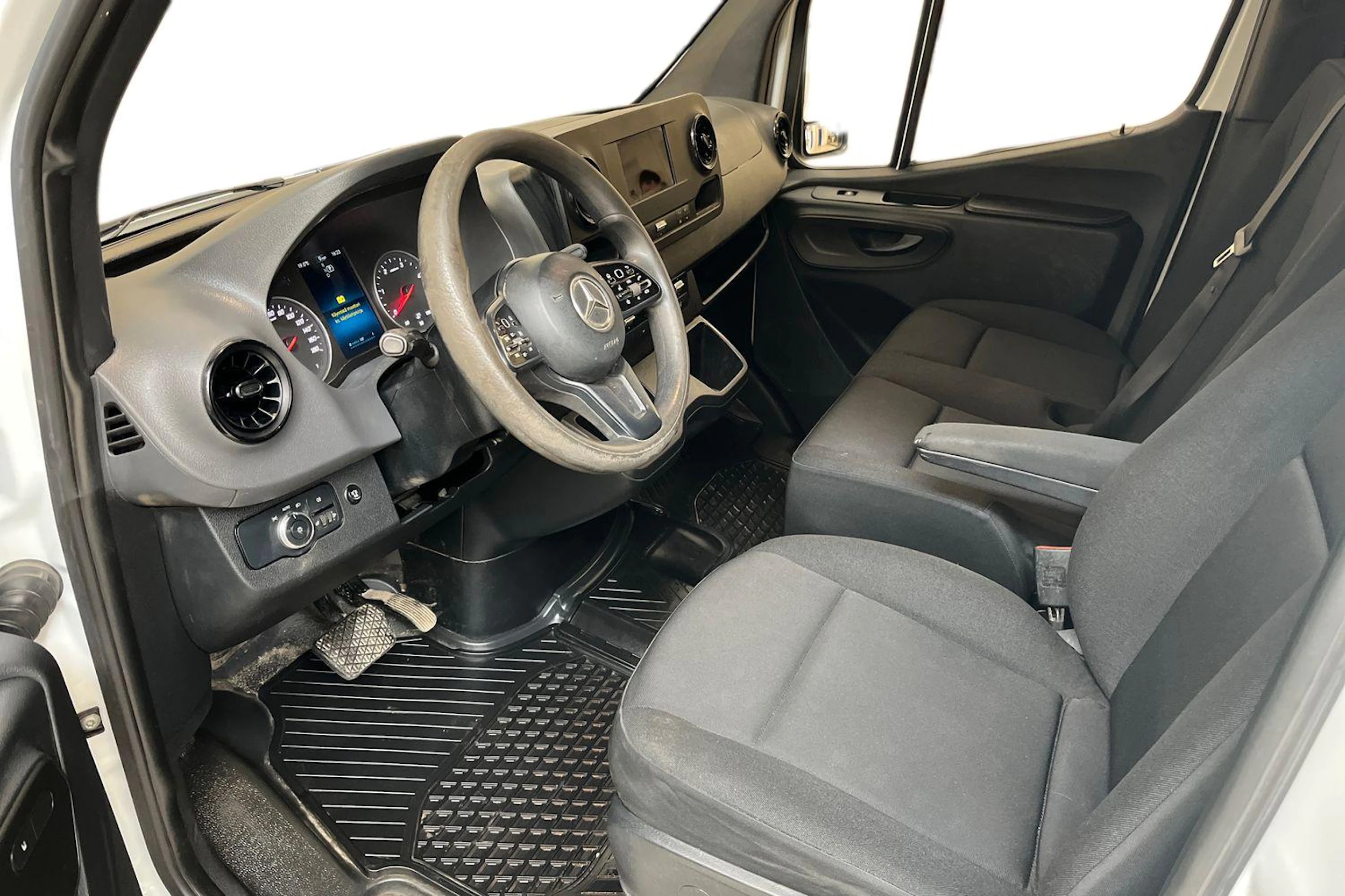 valkoinen Mercedes-Benz Sprinter 2020 kuva 8.