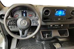 valkoinen Mercedes-Benz Sprinter 2020 kuva 9.