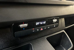 valkoinen Mercedes-Benz Sprinter 2020 kuva 19.