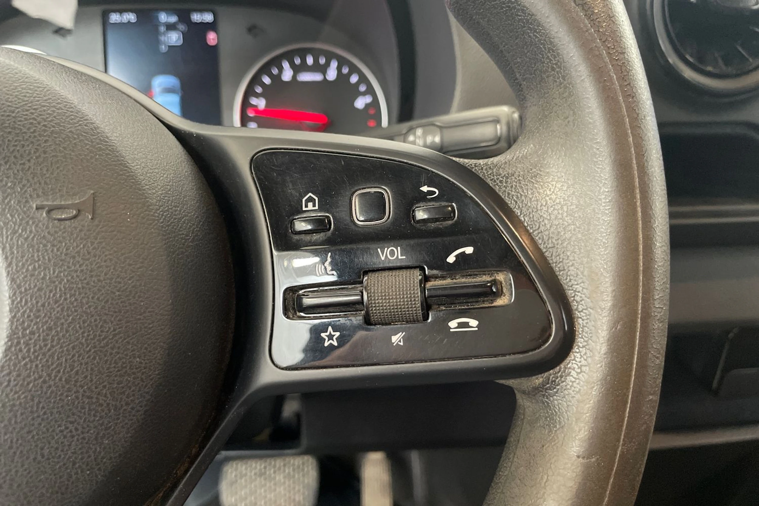 valkoinen Mercedes-Benz Sprinter 2020 kuva 23.