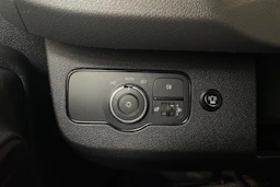 valkoinen Mercedes-Benz Sprinter 2020 kuva 32.