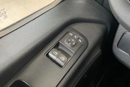 valkoinen Mercedes-Benz Sprinter 2020 kuva 33.
