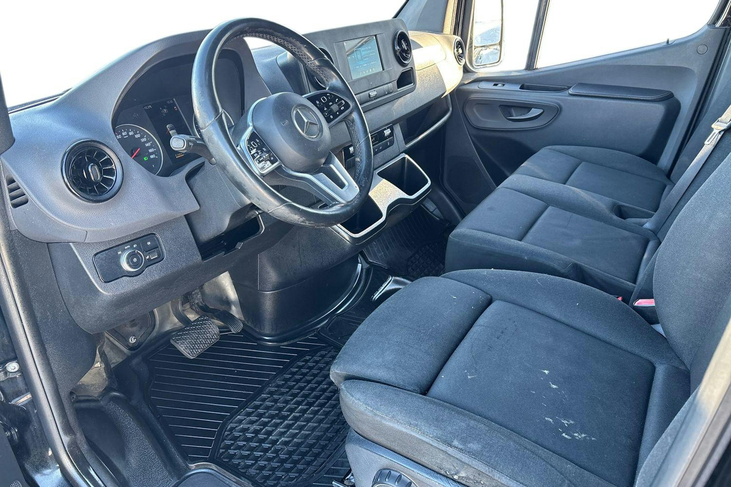 Musta Mercedes-Benz SPRINTER 2020 kuva 8.