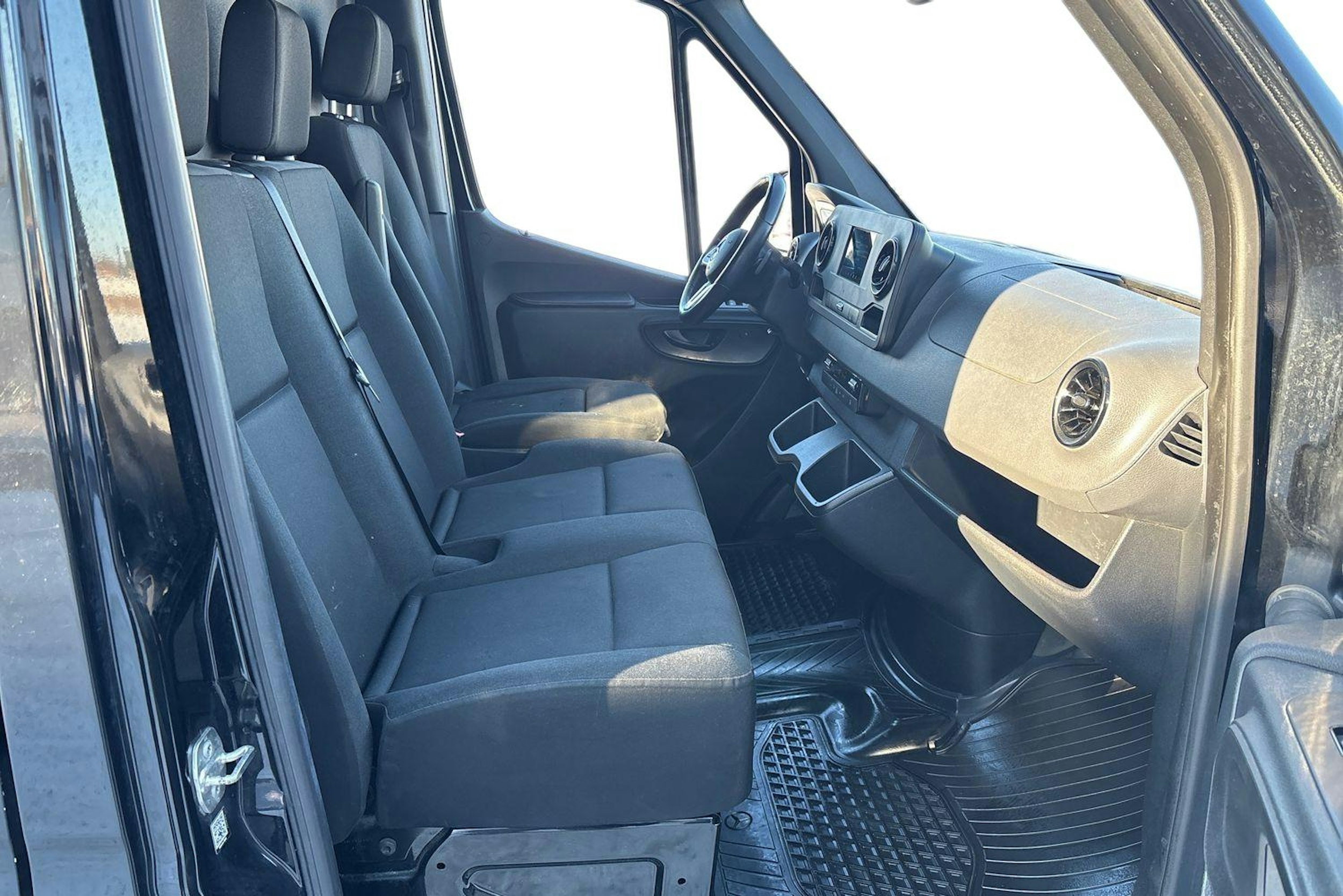 Musta Mercedes-Benz SPRINTER 2020 kuva 11.