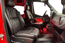 punainen Mercedes-Benz Sprinter 2020 kuva 10.