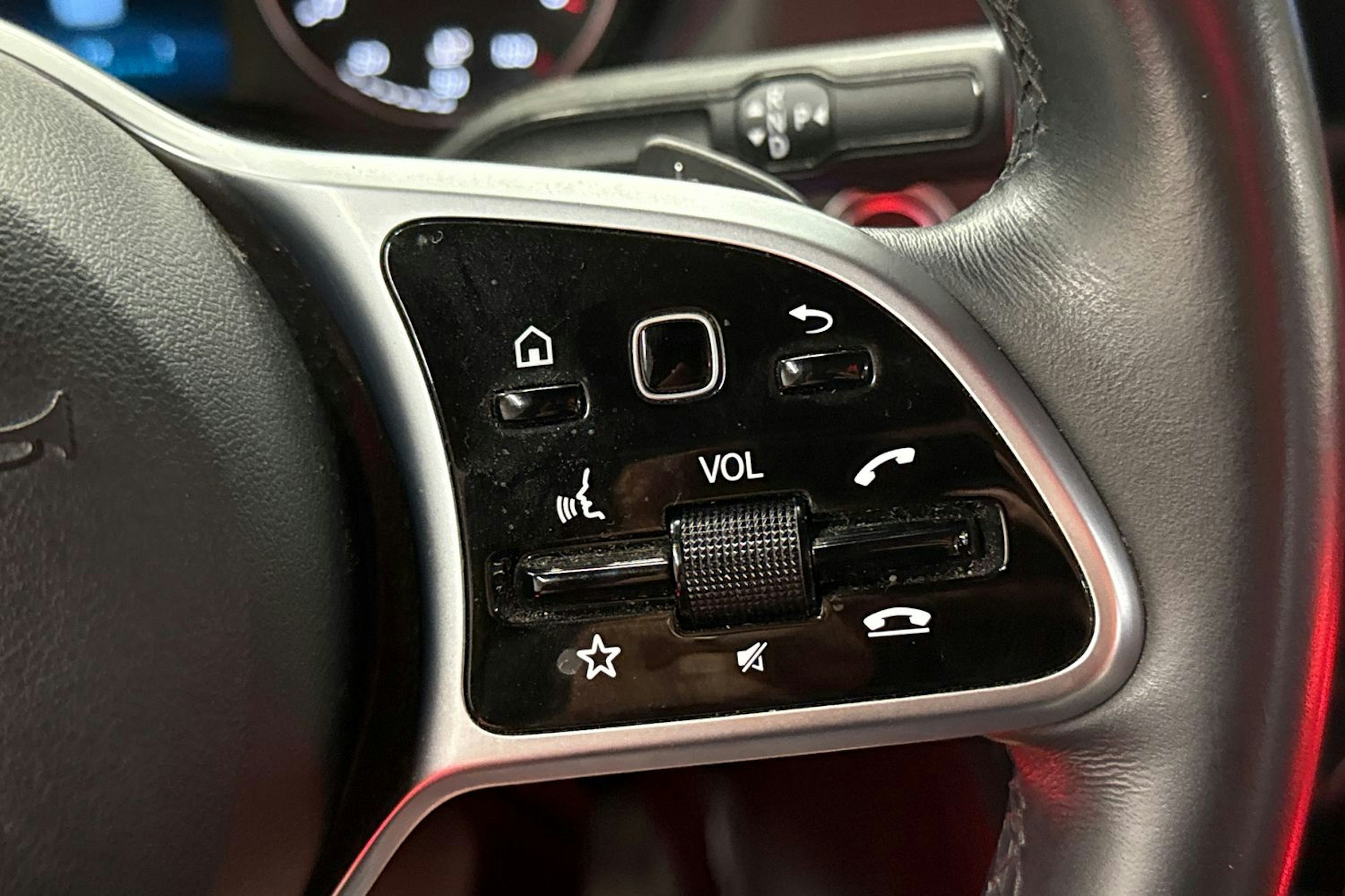 punainen Mercedes-Benz Sprinter 2020 kuva 26.