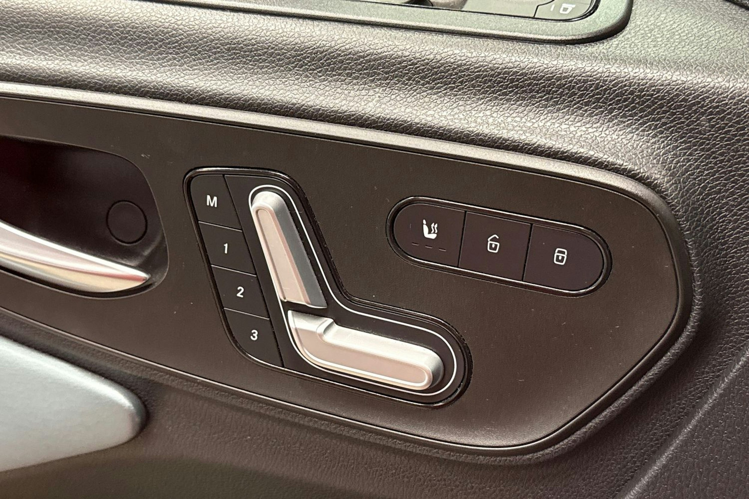 punainen Mercedes-Benz Sprinter 2020 kuva 32.